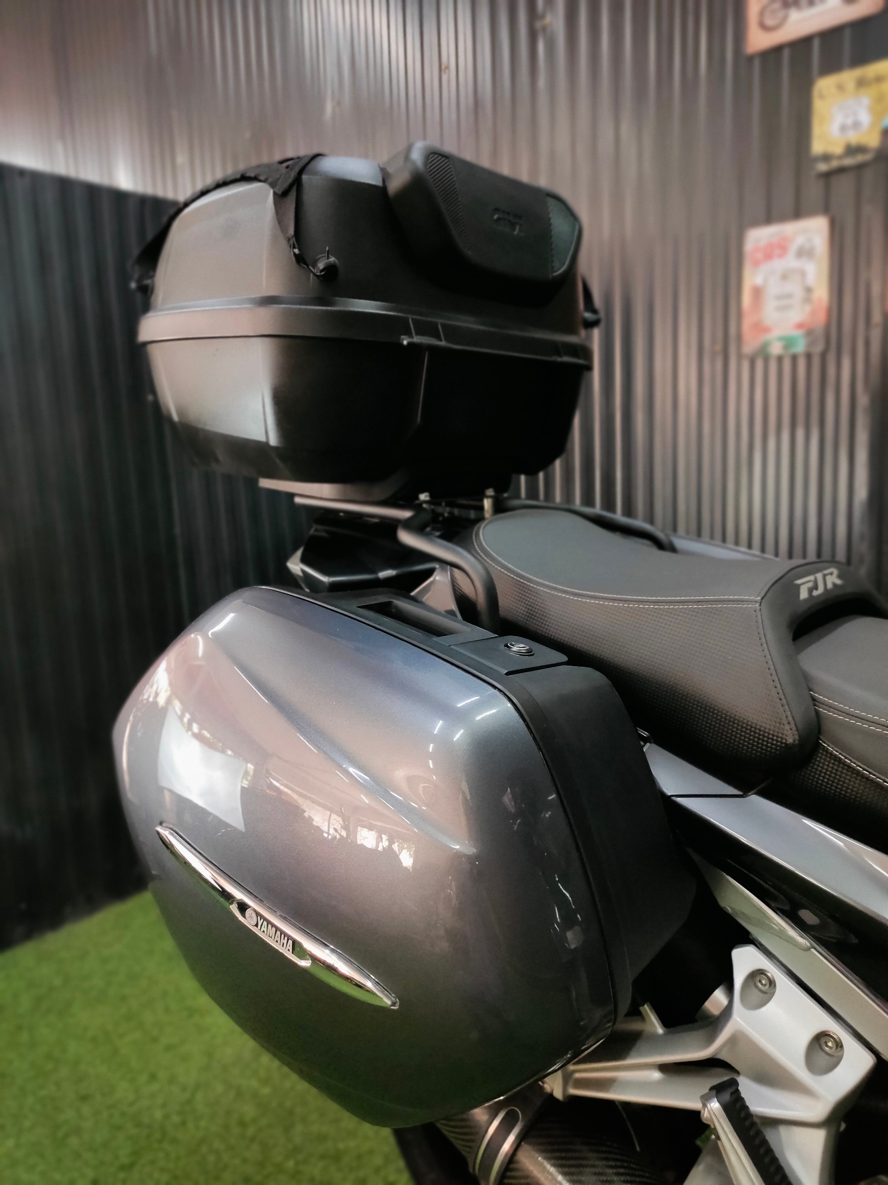 Sport Touring ตัวพรีเมียมจากค่าย YAMAHA รุ่น FJR1300AS ตัวท๊อป Autoclutch ขับเพลาปลายปี 2018 แท้สายจอดไมล์ 2,xxx 😎 โฉมปัจจุบัน...นับคันได้เลย‼️