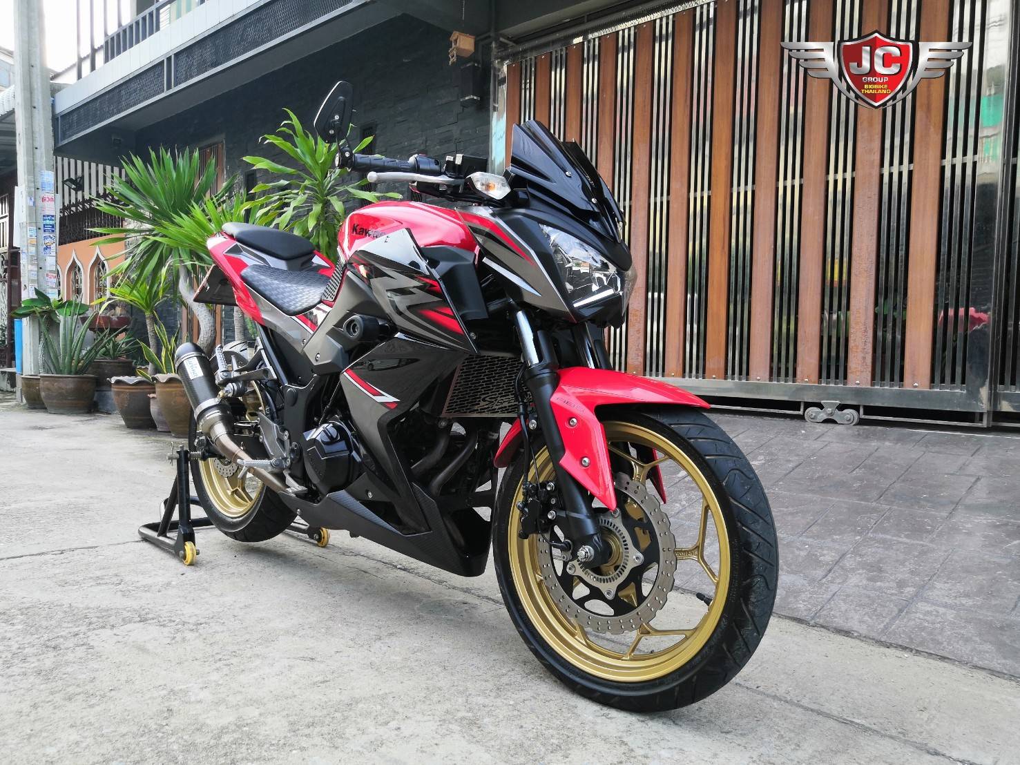 ‼️ออกป้ายแดงมือเดียว #Z300ABS จดปลายปี 2017 ไมล์แท้6พันโล แต่งรอบคันเรยเด้อ 😻