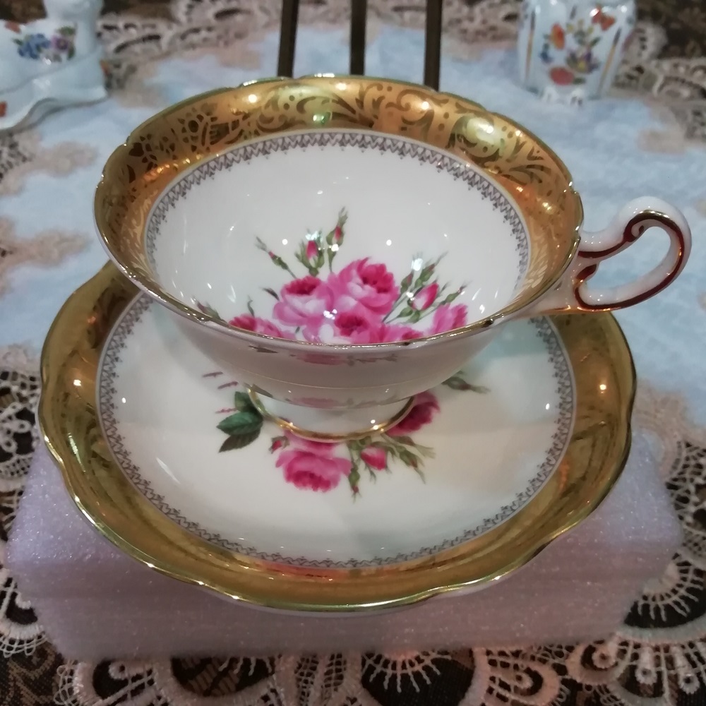 ถ้วยชา Foley กุหลาบชมพู ขอบทอง Bone China Made in Englang