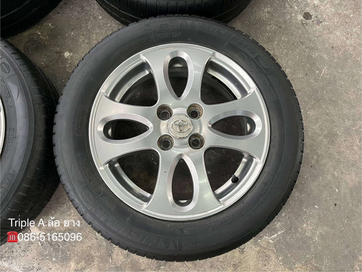 ✨ล้อแม็ก 4รู100✨Toyota Vios รุ่นพิเศษ ขอบ 15 สีเทา พร้อมยาง 185-60-15 Michelin ปี 22