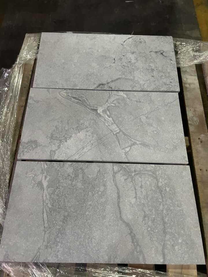 หินธรรมชาติ สีสวย White Cloudy + Silver Grey