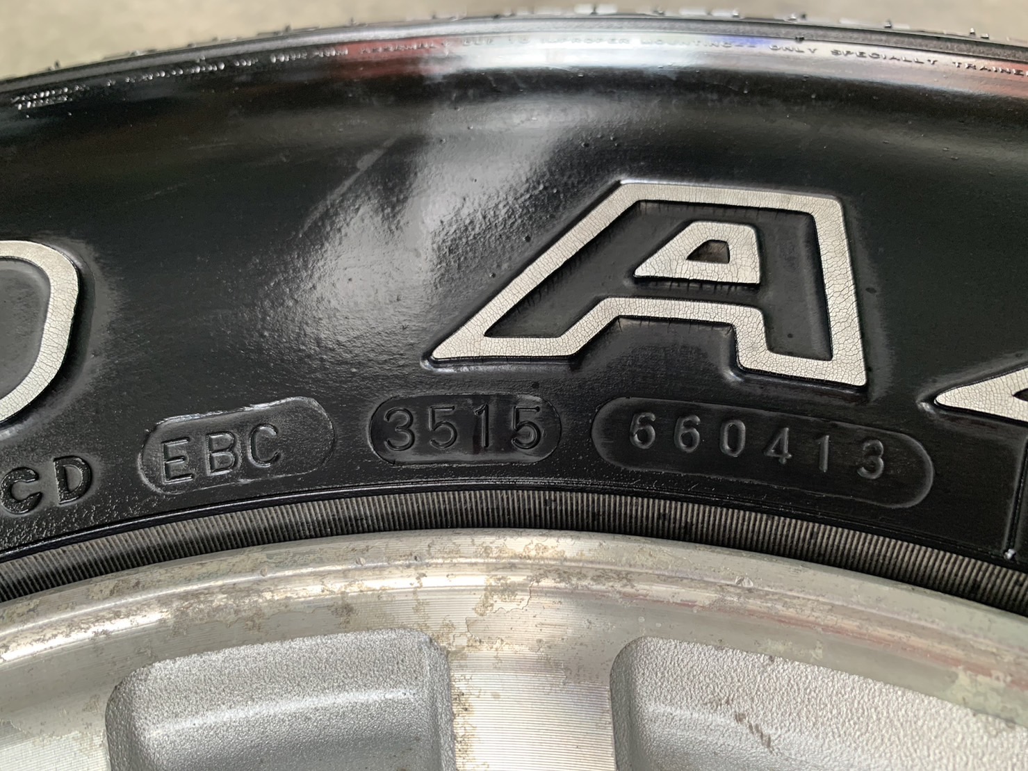 ✨ล้อแม็ก✨Ford Everest ขอบ 15 สีบอร์นหน้าเงา แถมยาง 31x10.5x15 Maxxis ปี 15