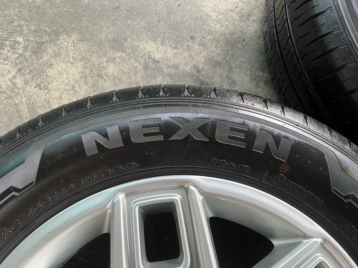 🌟ปี 23🌟✨ล้อแม็ก✨ฮุนได Hyundai H1 ขอบ 17 พร้อมยาง 215-65-17 NEXEN💖สวยกริ๊บ💖