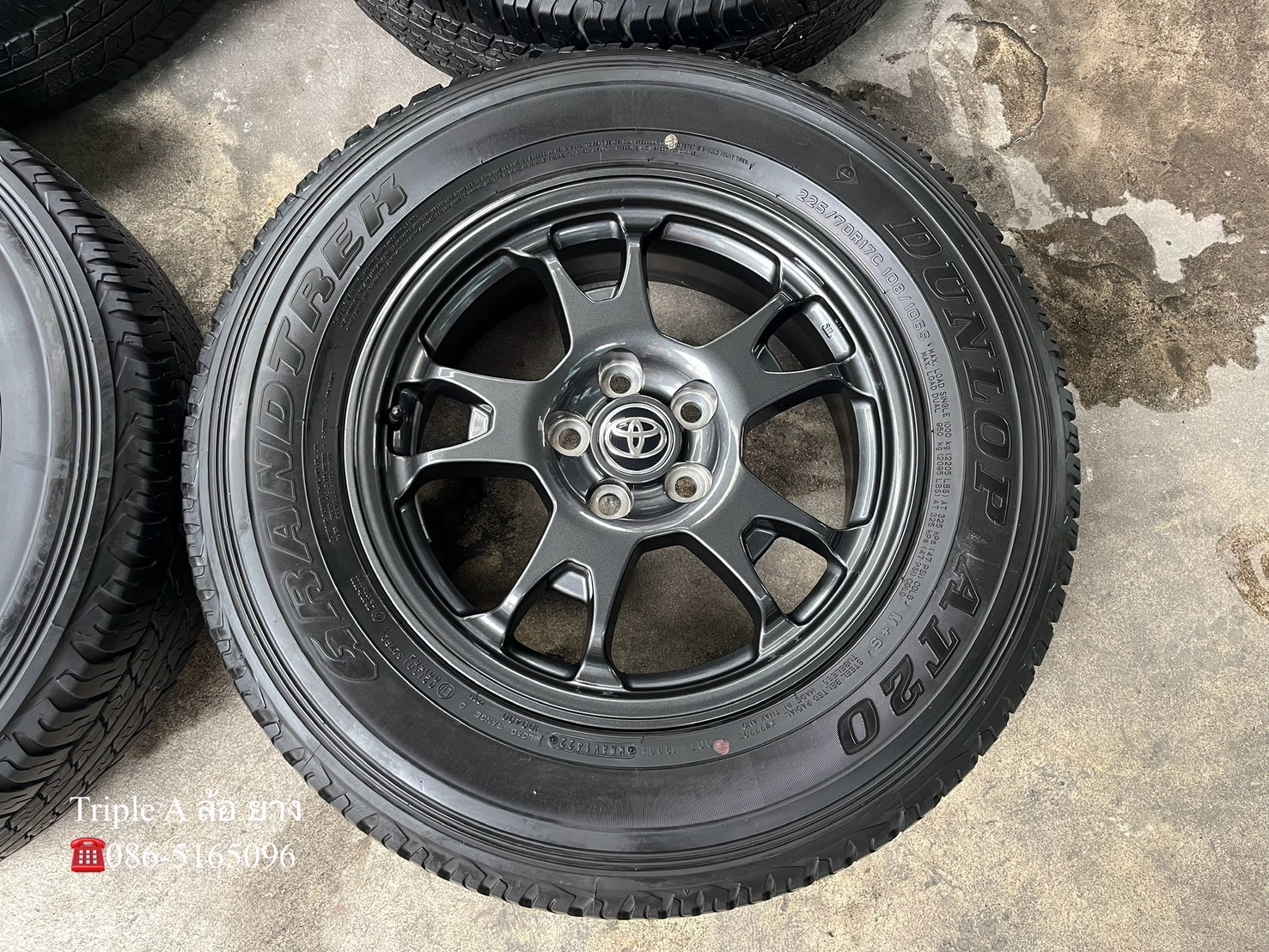 ✨ล้อแม็กป้ายแดง✨Toyota Revo Z Edition 60 ปี ขอบ 17 พร้อมยางป้ายแดง 225-70-17 Dunlop♨ปลายปี 24♨