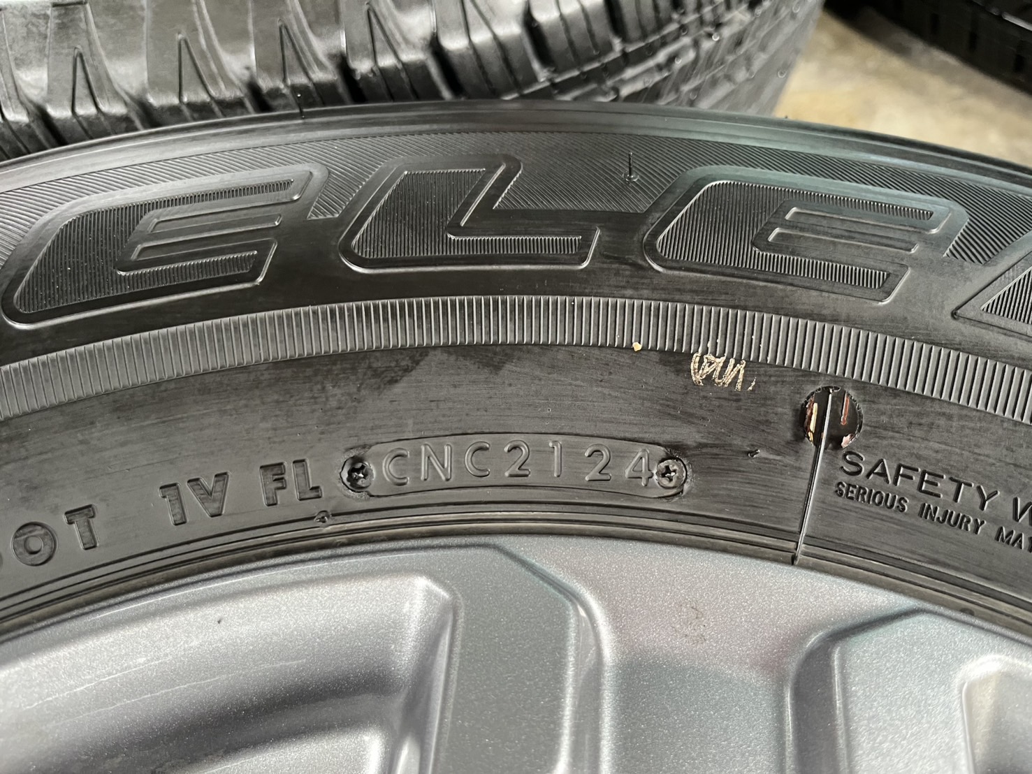 ✨ล้อแม็ก✨Ford Ranger รุ่นใหม่ล่าสุด ขอบ 17 พร้อมยาง 255-70-17 Bridgestone♨️ปี 24♨️