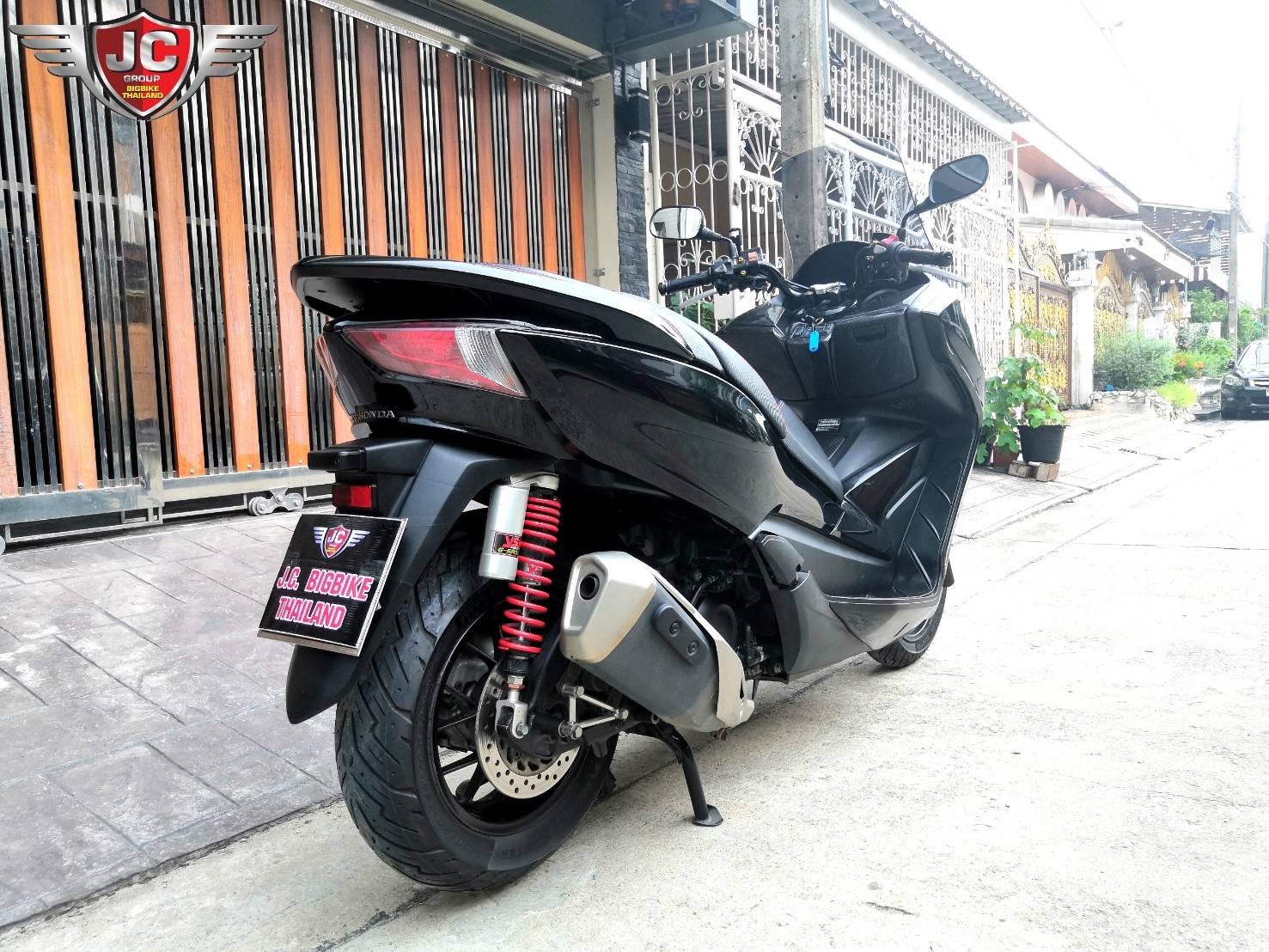 FORZA300 /2015 รถบ้านแท้สภาพพร้อมใช้เครื่องดี สีเดิม ศูนย์ตรง ประวัติดีไม่ล้มไม่ชน