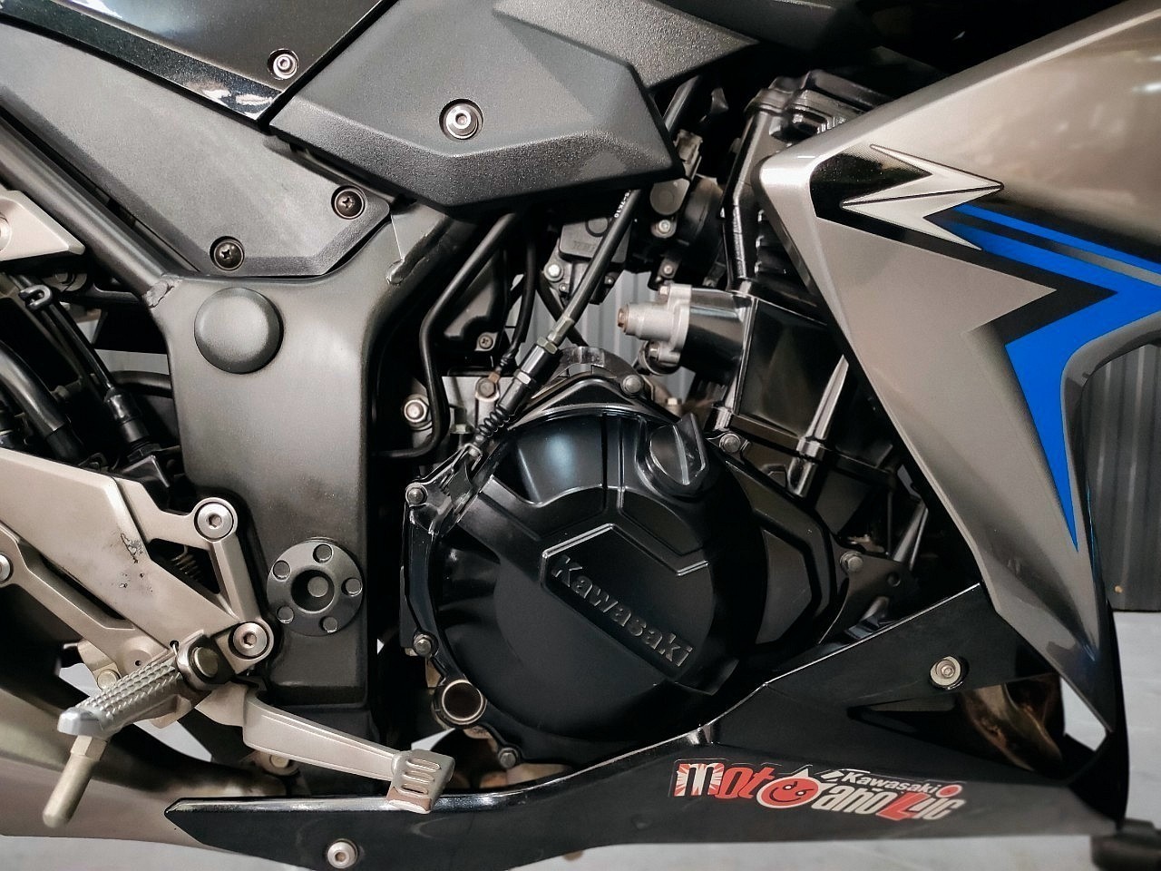 🤘 สีนี้...โคตรหล่ออ่ะ⁉️ Z300abs ปลายปี 2017 มือเดียวสวยใส 😎 มัธยมขี่ได้ นักศึกษาขี่ดี สำเนา