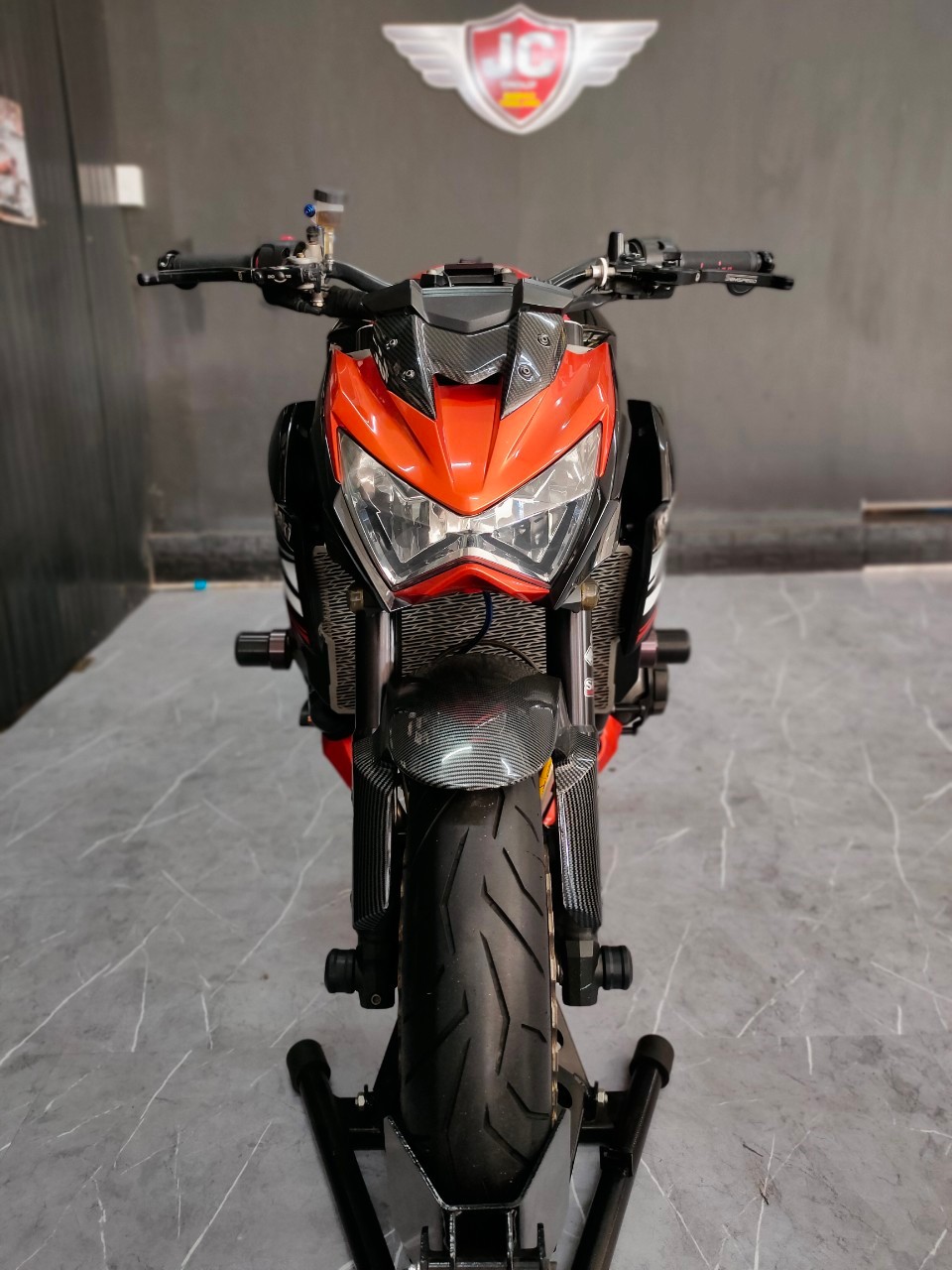 ทรงอย่างแร๊ดดด KAWASAKI Z800 ปลายปี 2013 แต่งครึ่งแสน‼️ ทรงดี ราคาโดน 😎 เซอร์วิสพร้อมใช้