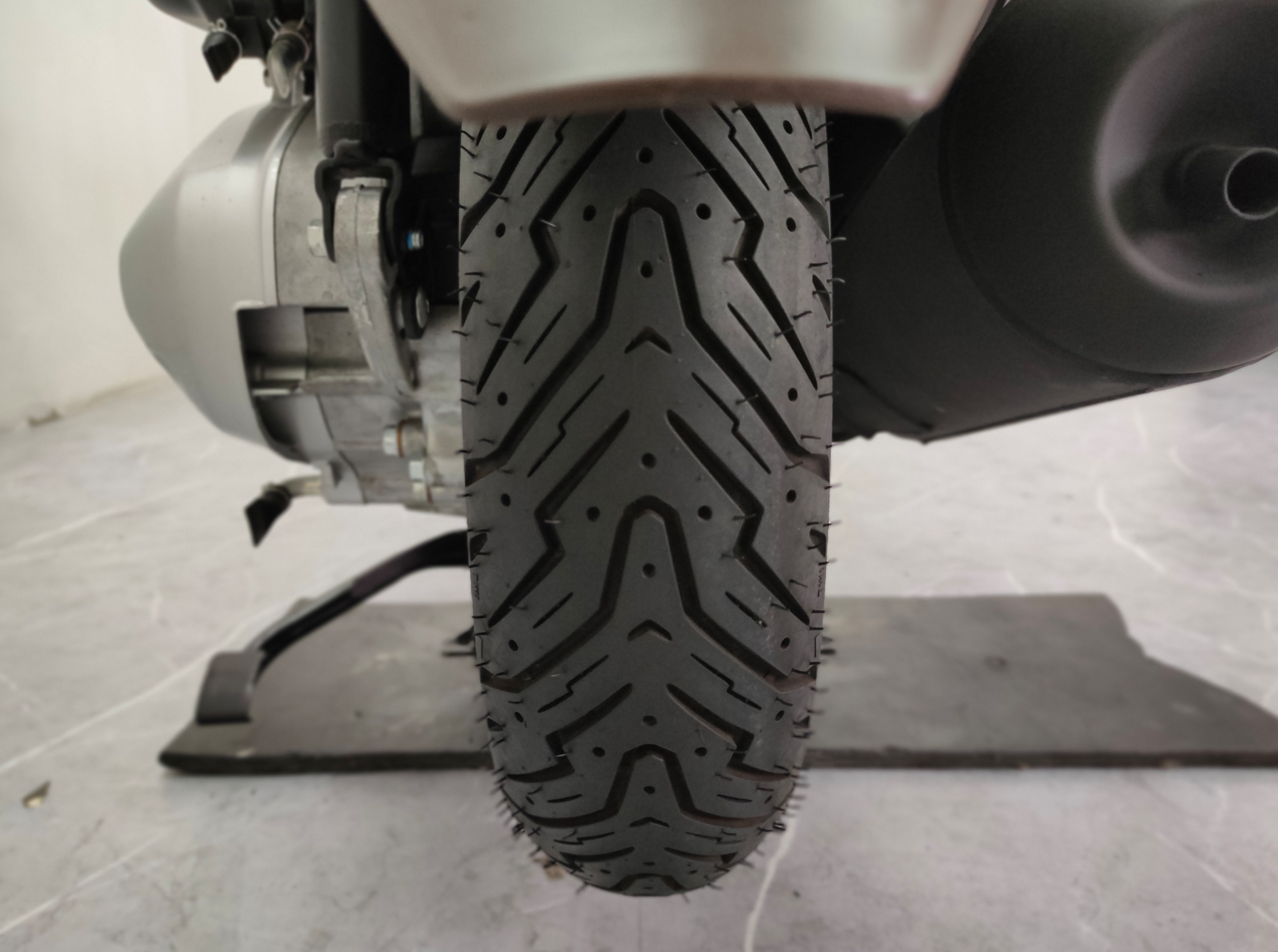 อร๊ายย‼️หรีดร้อยโล 😱 AII NEW LEAD125 4V ปี 2023 แท้ สายจอด 1xx โลแท้ๆ สภาพนี้ป้ายแดงชัดๆ 💥