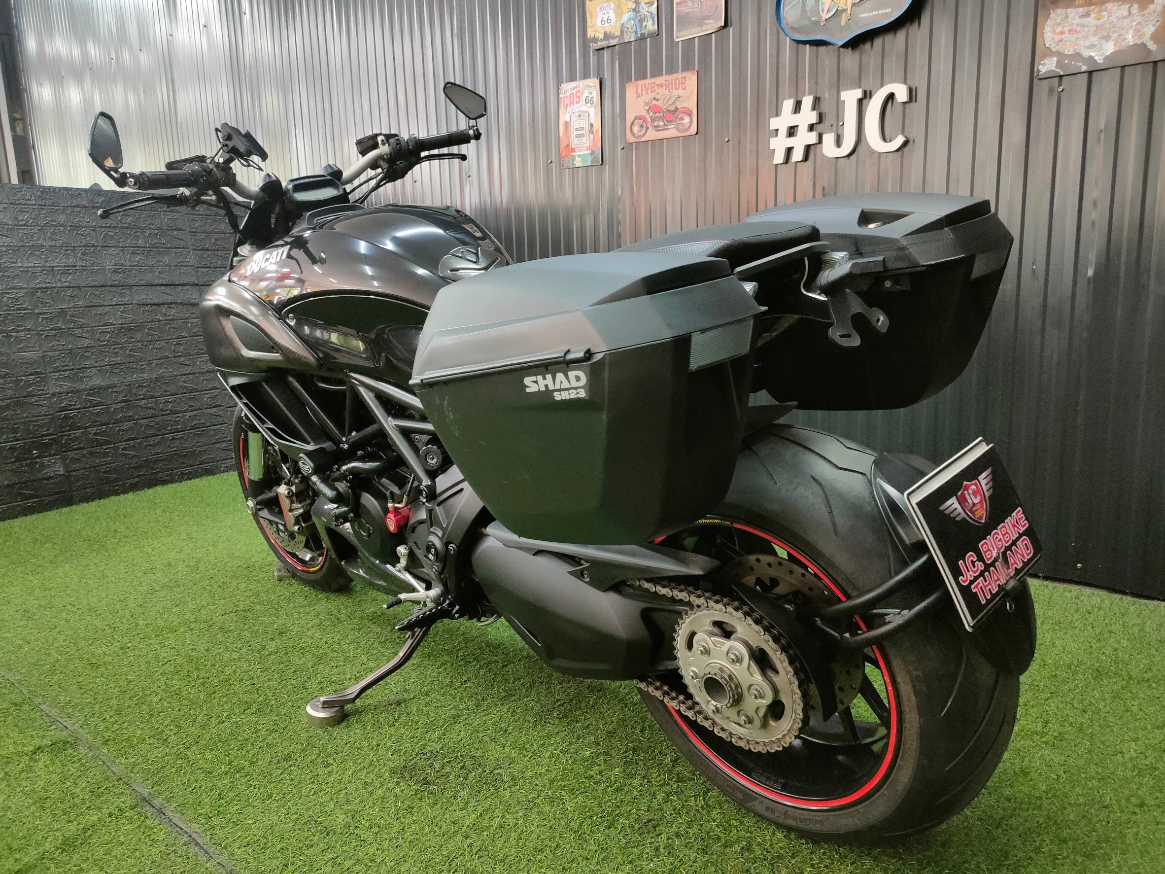 🤗 ที่สุดรถสาย Sport Cruiser....Ducati #Diavel1200 รถปี 2013 อดีตรถ"หลักล้าน"...ราคาอย่างโดนๆ