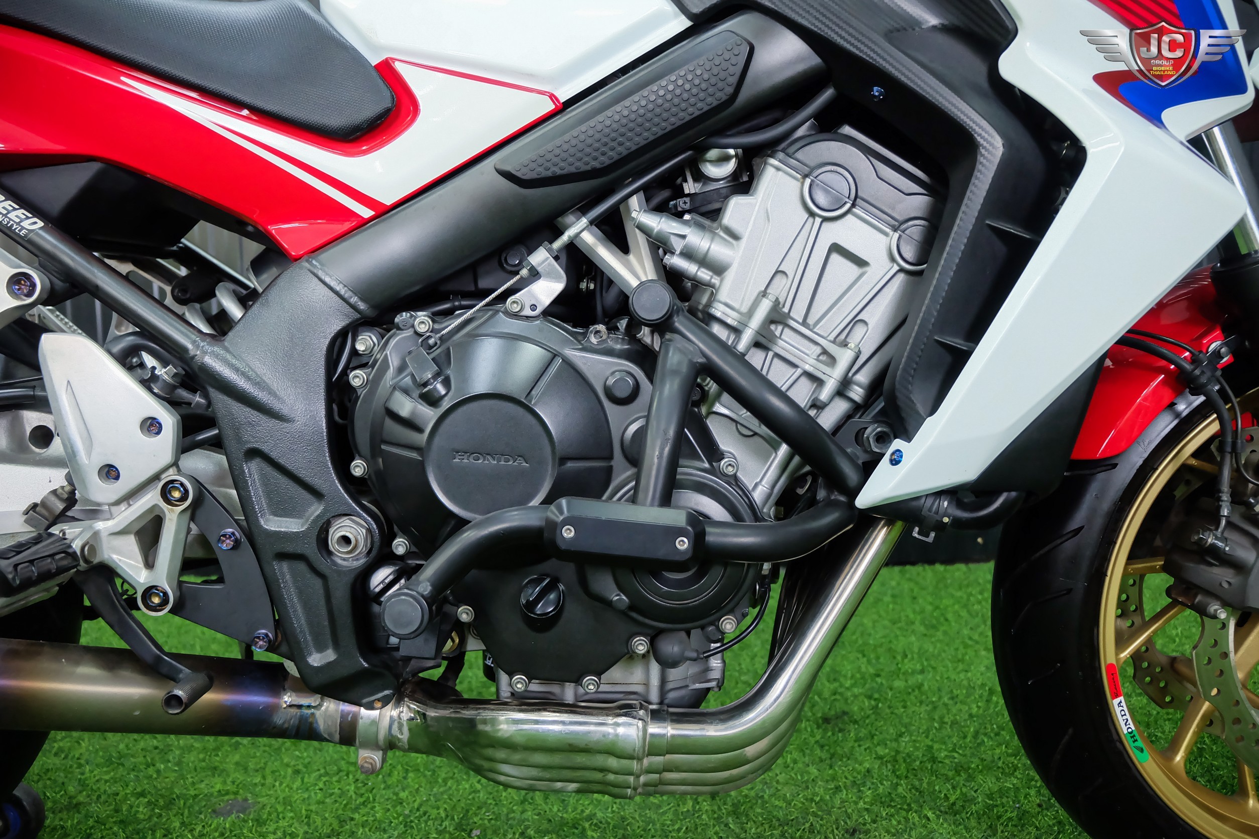 คนไทย...เอา"ไตร"ไปเลย‼️ CB650F Tri-colour ปลายปี 2015 ขี่นิ่มพร้อมใช้ยางใหม่....หาอยู่ต้องจัด 🤗