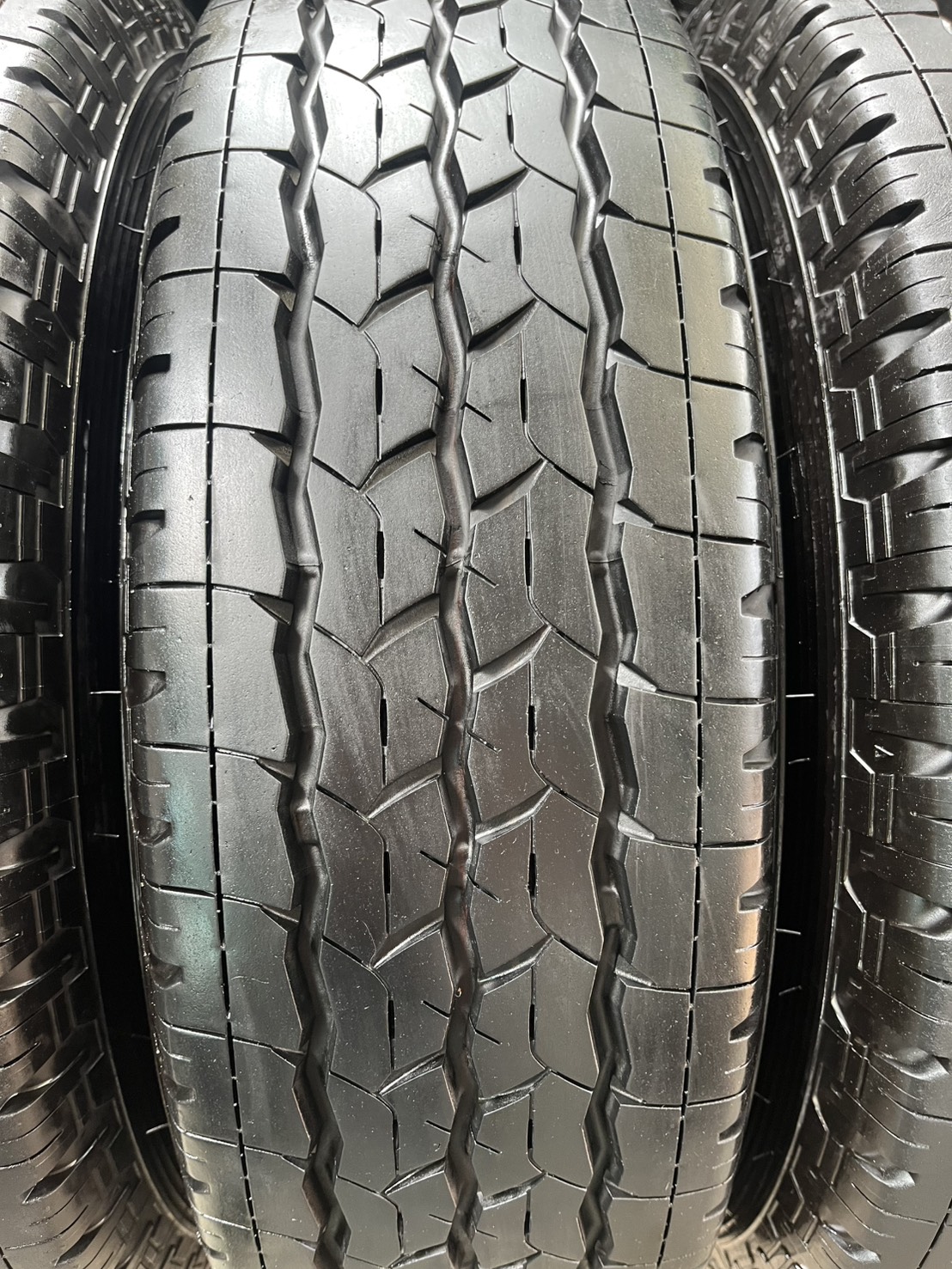 ✨ยาง✨195R14 Bridgestone♨️ปี 24♨️🚘เหมาะสำหรับ รถกระบะบรรทุกตัวเตี้ย