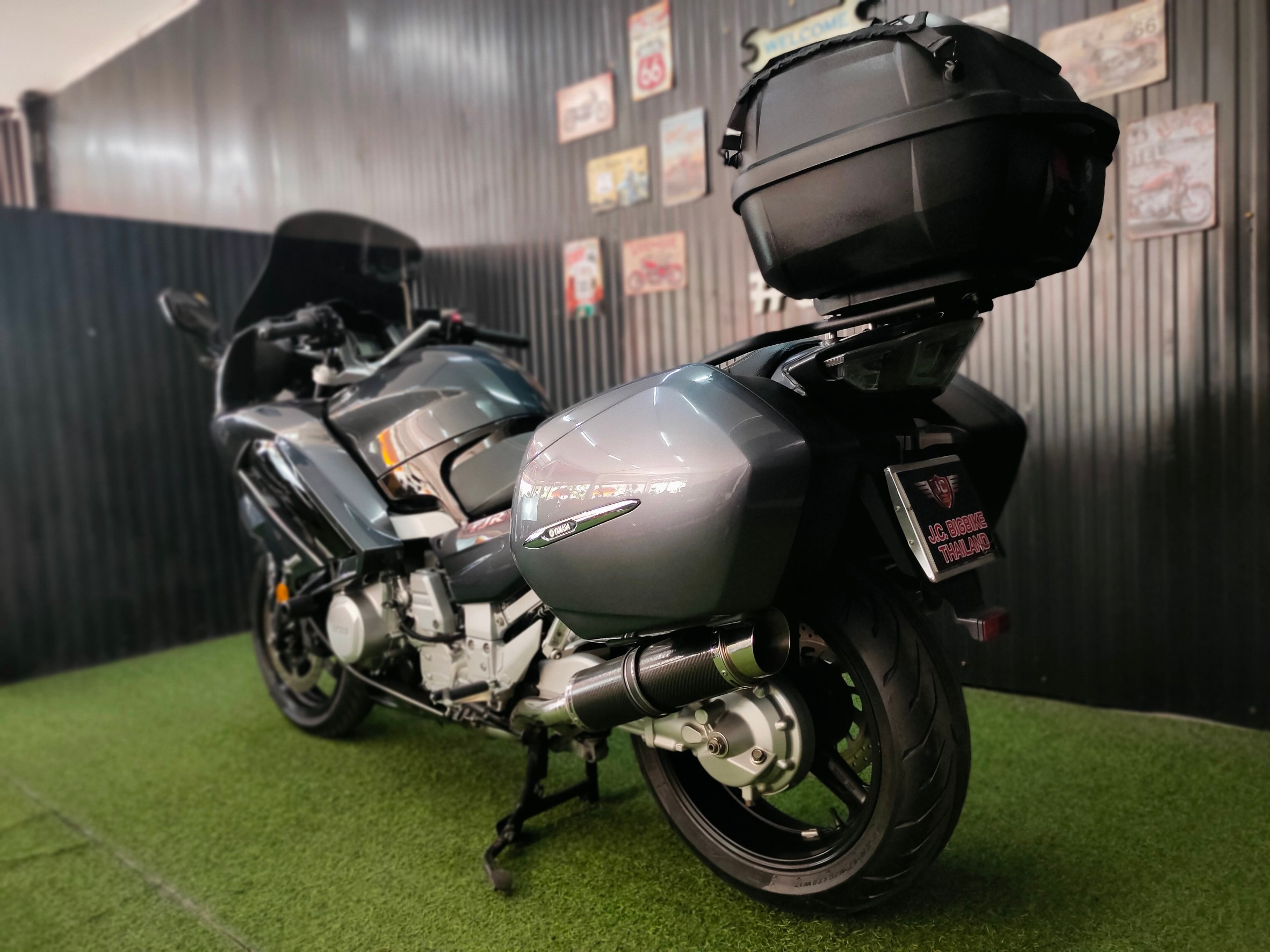 Sport Touring ตัวพรีเมียมจากค่าย YAMAHA รุ่น FJR1300AS ตัวท๊อป Autoclutch ขับเพลาปลายปี 2018 แท้สายจอดไมล์ 2,xxx 😎 โฉมปัจจุบัน...นับคันได้เลย‼️