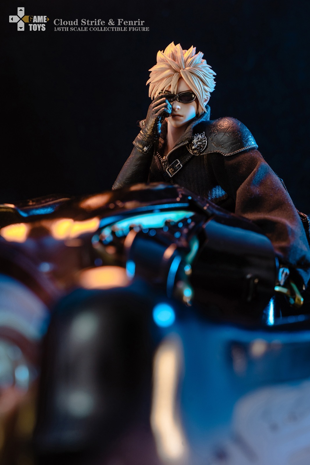 GAME TOYS GT-006C 1/6 Cloud Strife & Fenrir