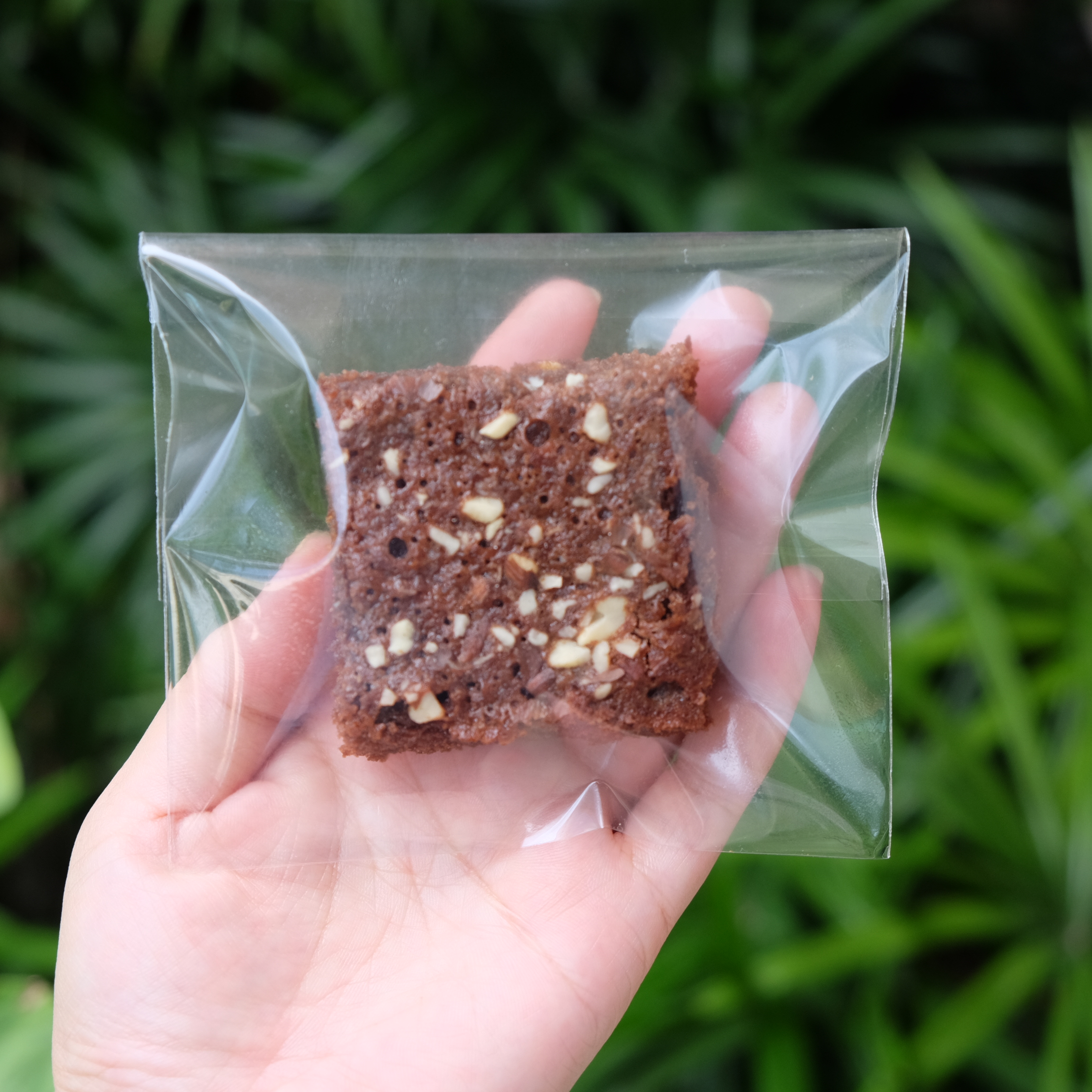 มินิบราวนีส์ คลาสสิค ( Classic Brownies) 5x5 cm ยกถาด 15ชิ้น/ *สำหรับจัดเบรค ถาดขนาด 18*27 cm 7* 11 นิ้ว *** ราคาขายต่อถาด (Price)