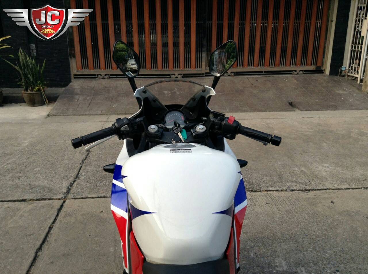 CBR300abs รถบ้านมือเดียว เครื่องเดิม ใช้งานน้อย สี TRI-COLOUR