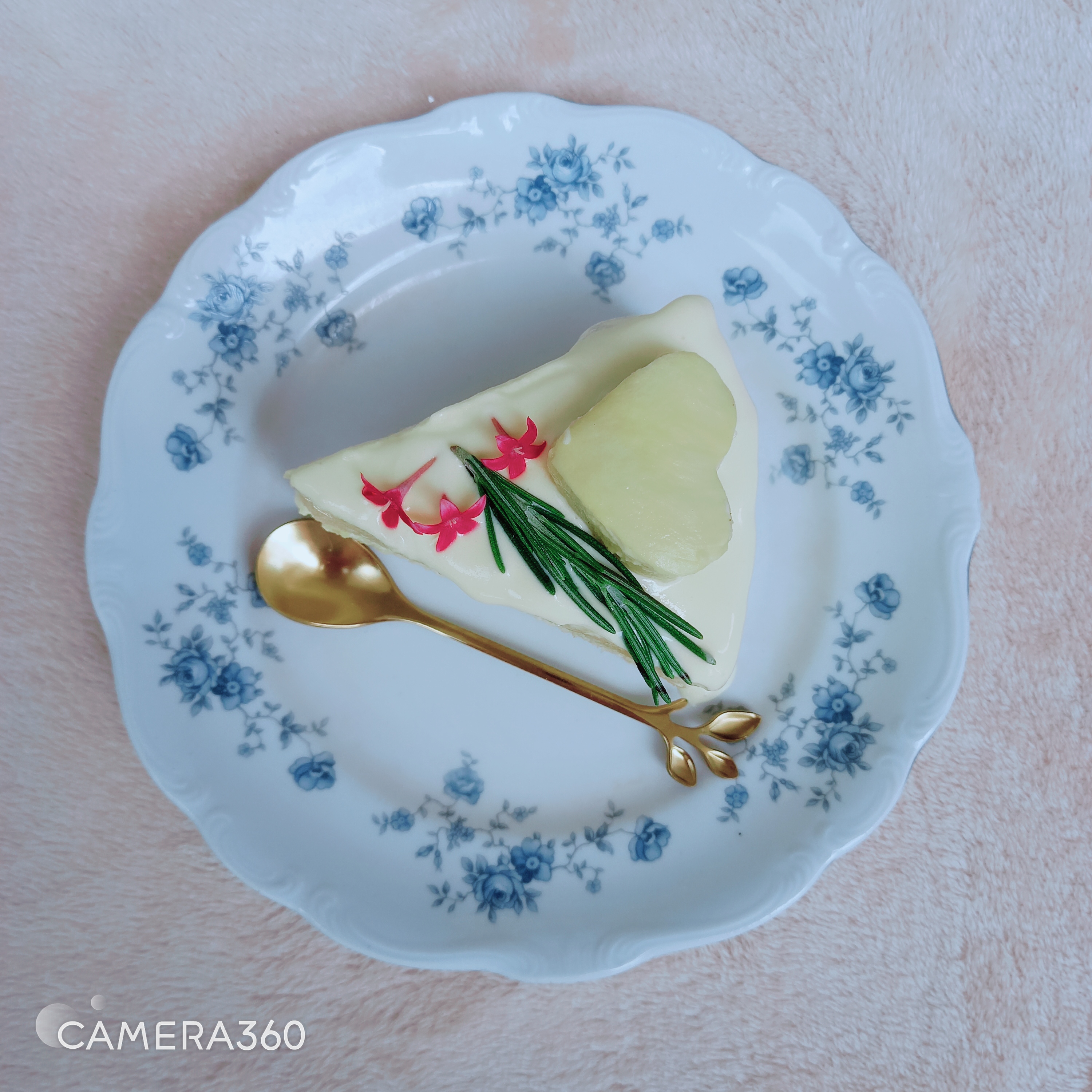 เค้กทุเรียนครีมสด (ราคาต่อชิ้น) Durian Fresh Milk Cake 2-3 ชั้น