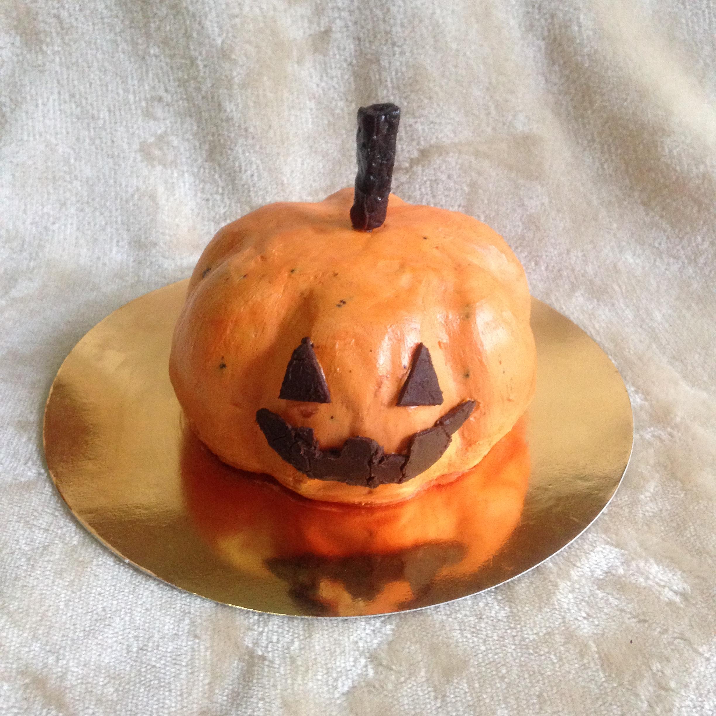 เค้กเค้กฮาโลวีน 2019 (ขนาด 1/2 ปอนด์) 2 ชั้น / Halloween Cake (1/2 Pound) 2 Layers