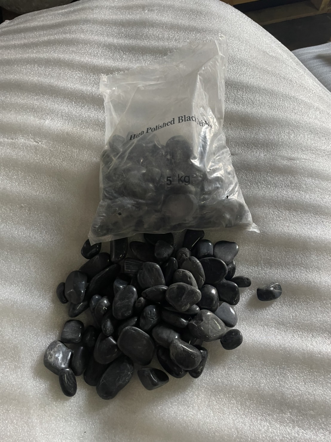 หินกรวดดำเงาบาหลี