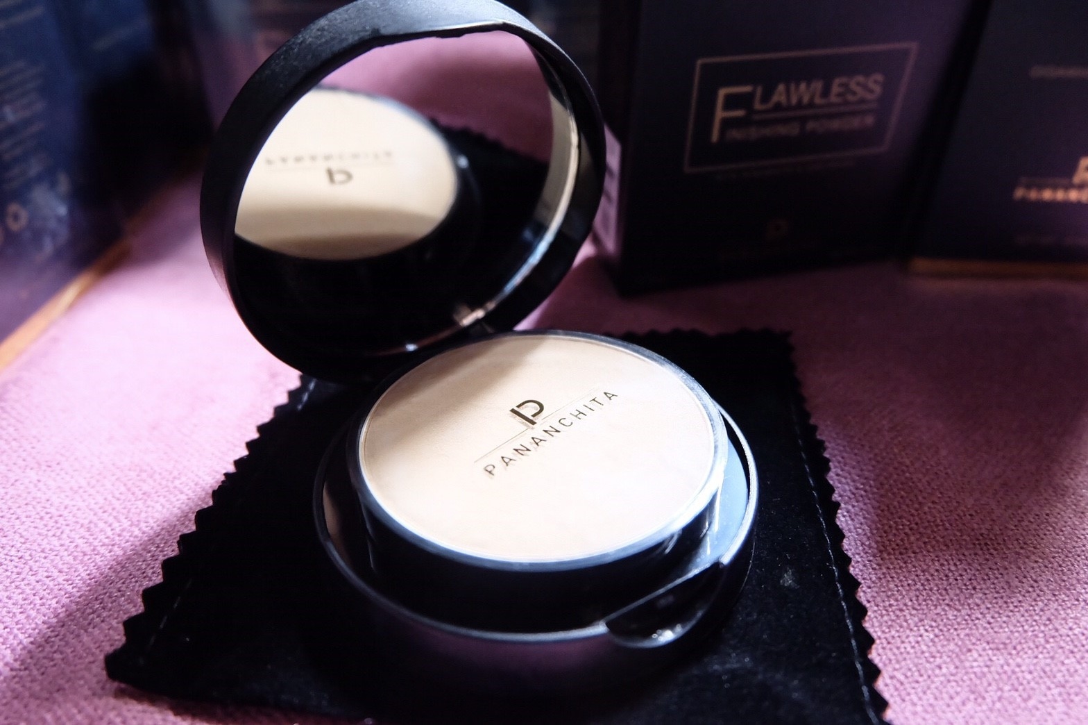 Flawless finishing powder แป้งพัฟ แป้งตลับ pananchita ปนันชิตา