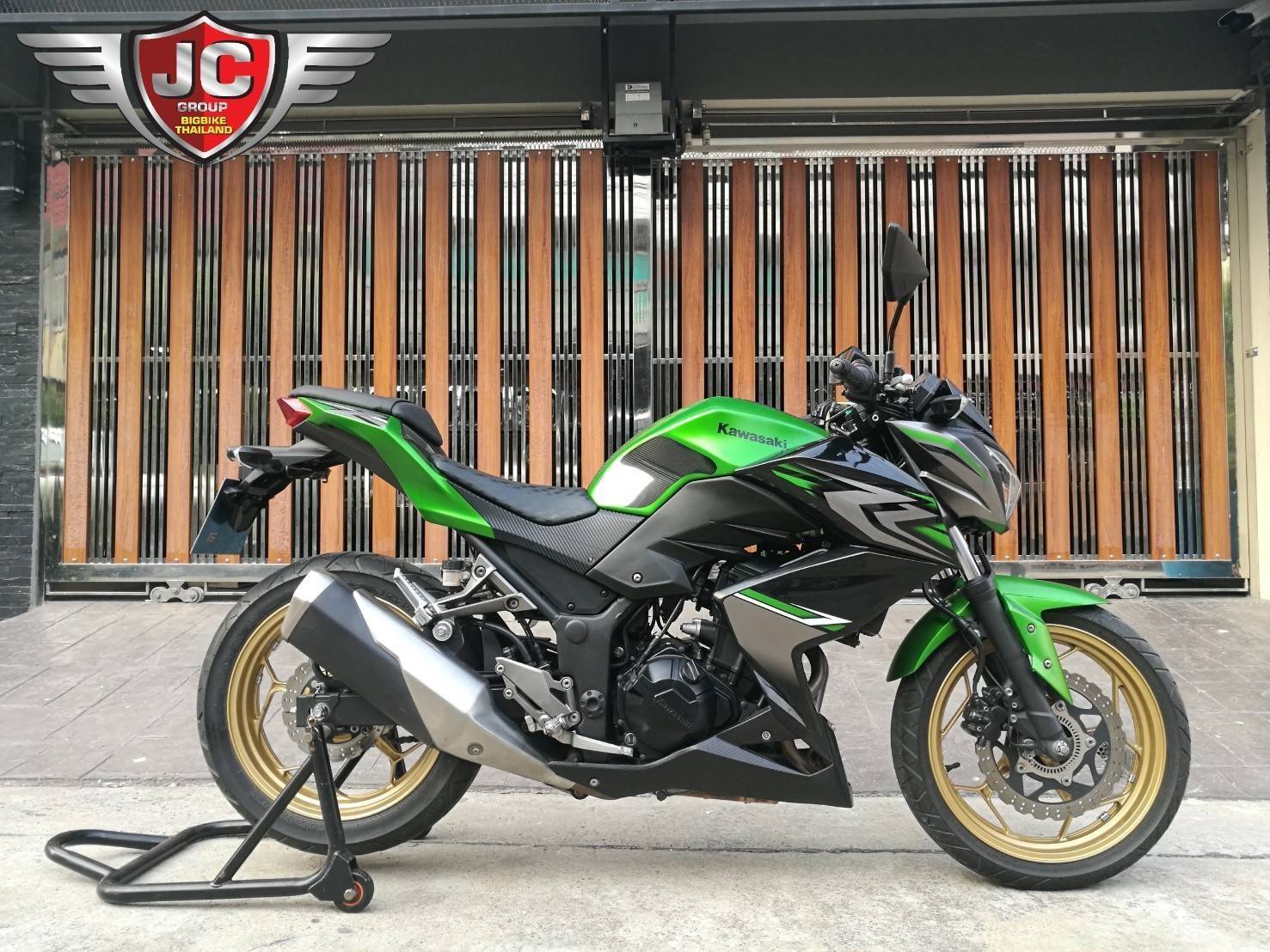 ดาวน์500 ออกรถได้เลย! Z300 รถบ้านแท้มือเดียว ประวัติดีไม่มีล้ม วิ่งน้อยหมื่นกว่าโลแท้