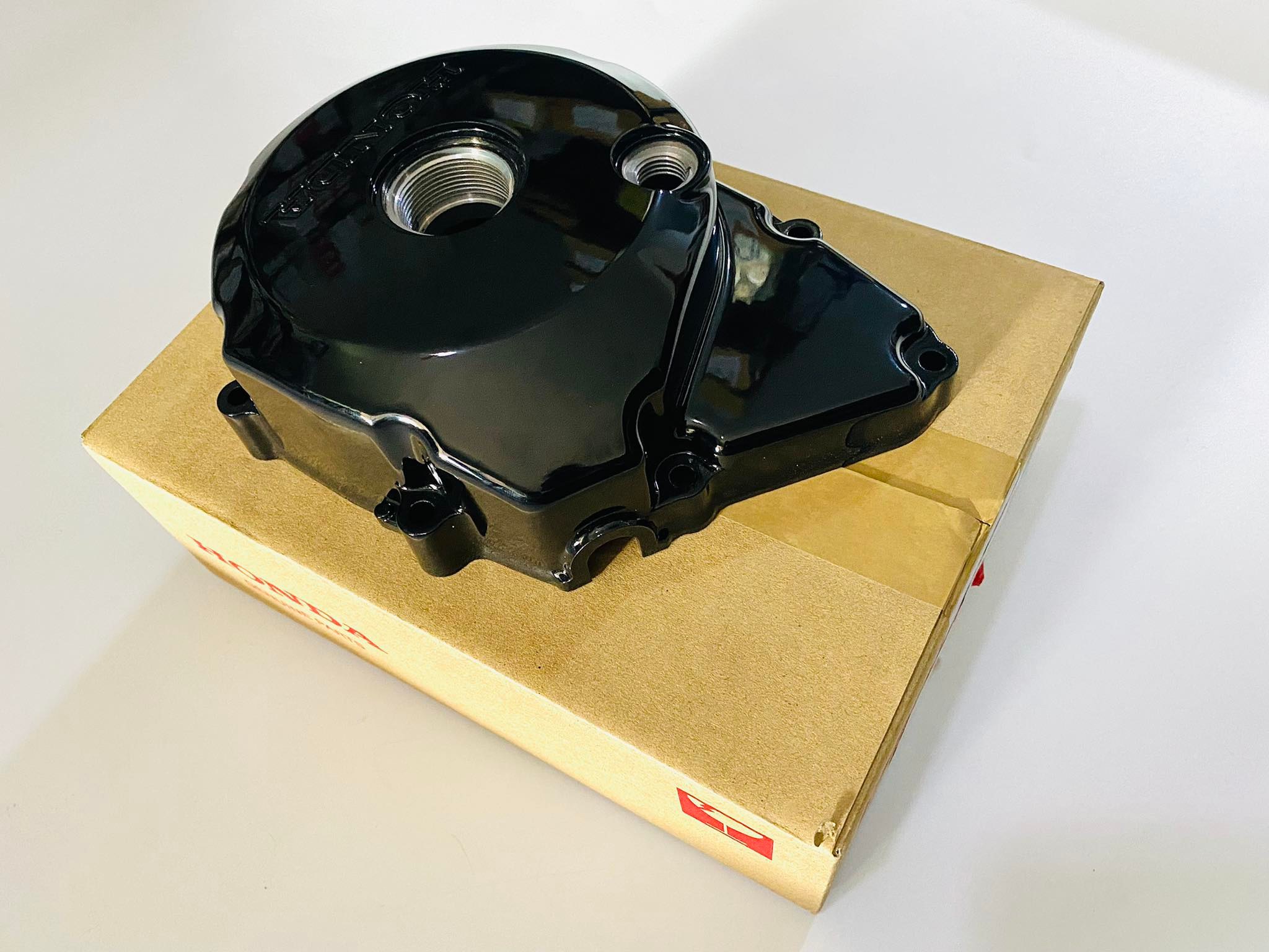 ฝาครอบจานไฟเวฟ125i ปี2010 รุ่นไฟเลี้ยวบังลมเล็ก แท้ศูนย์ฮอนด้า