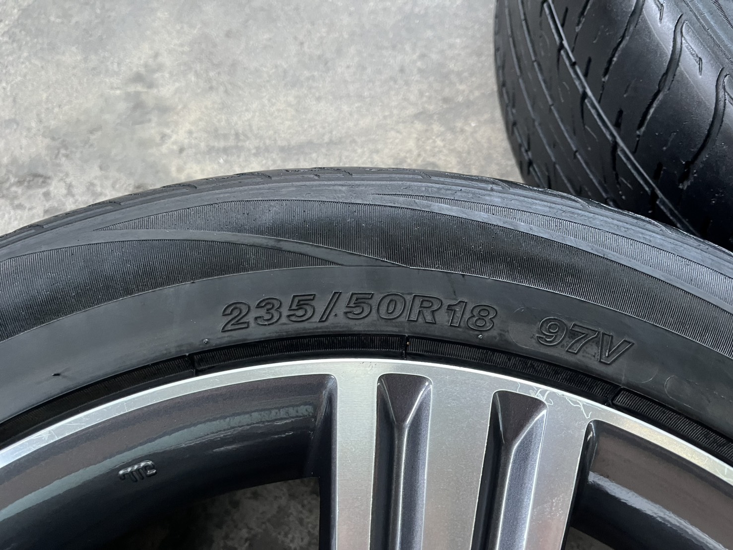 ✨ล้อแม็ก✨ISUZU X-Series ขอบ 18 เทาหน้าเงา พร้อมยาง 235-50-18 ARISUN💥ปี 22💥