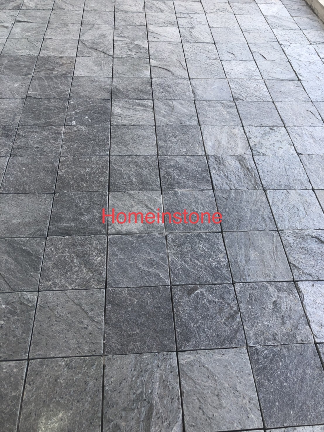 Silver grey หน้าธรรมชาติ ใช้ปูลานจอดรถ