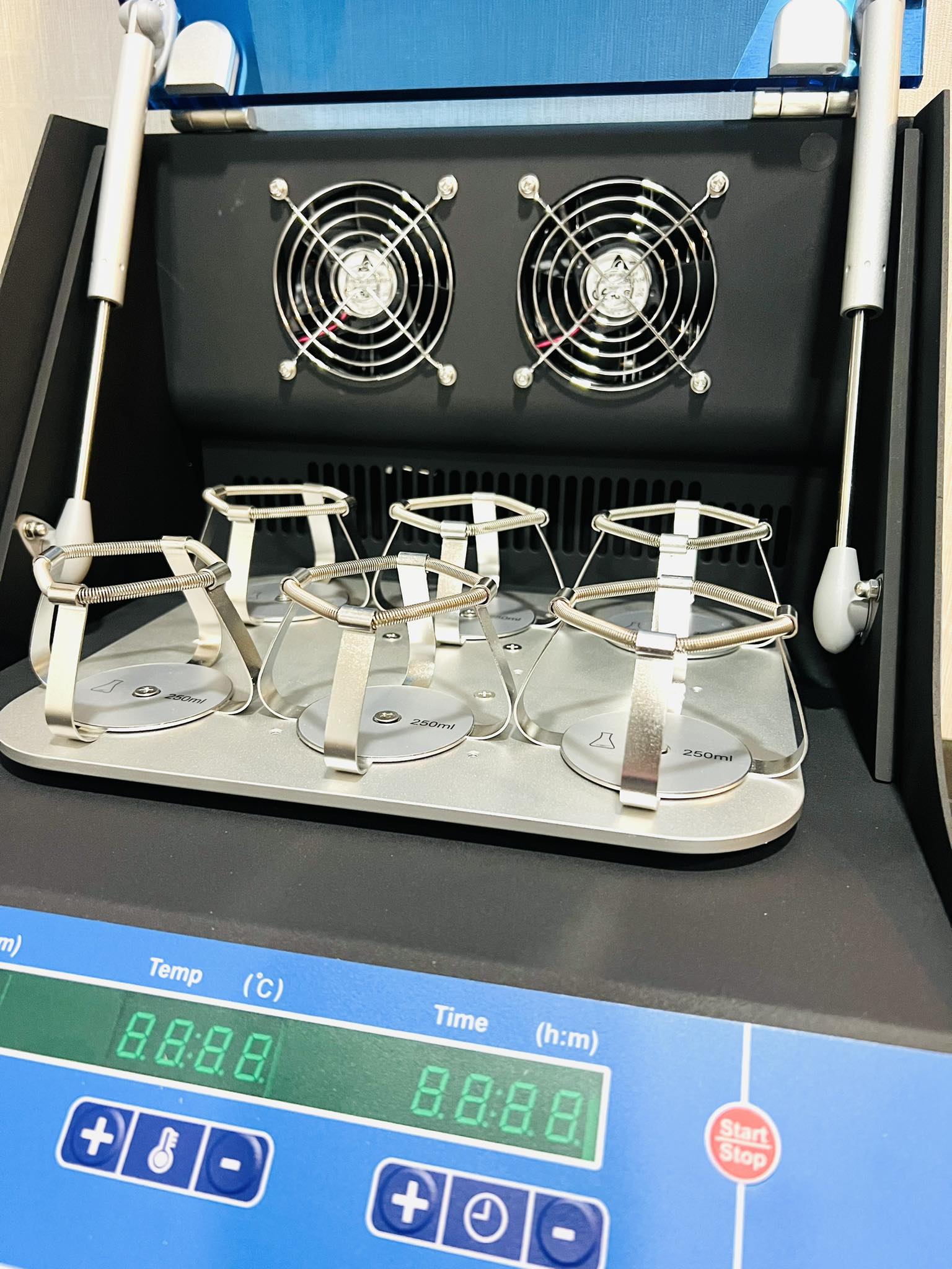 เครื่องเขย่าสารพร้อมควบคุมอุณหภูมิ รุ่น ES-60, (MIULAB)