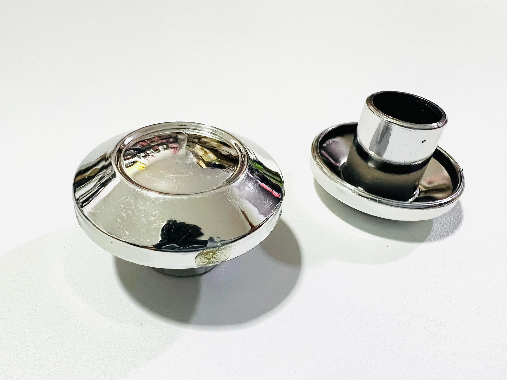 ฝาอุดตะเกียบหน้าซี70 สีชุบ 1 คู่ L7