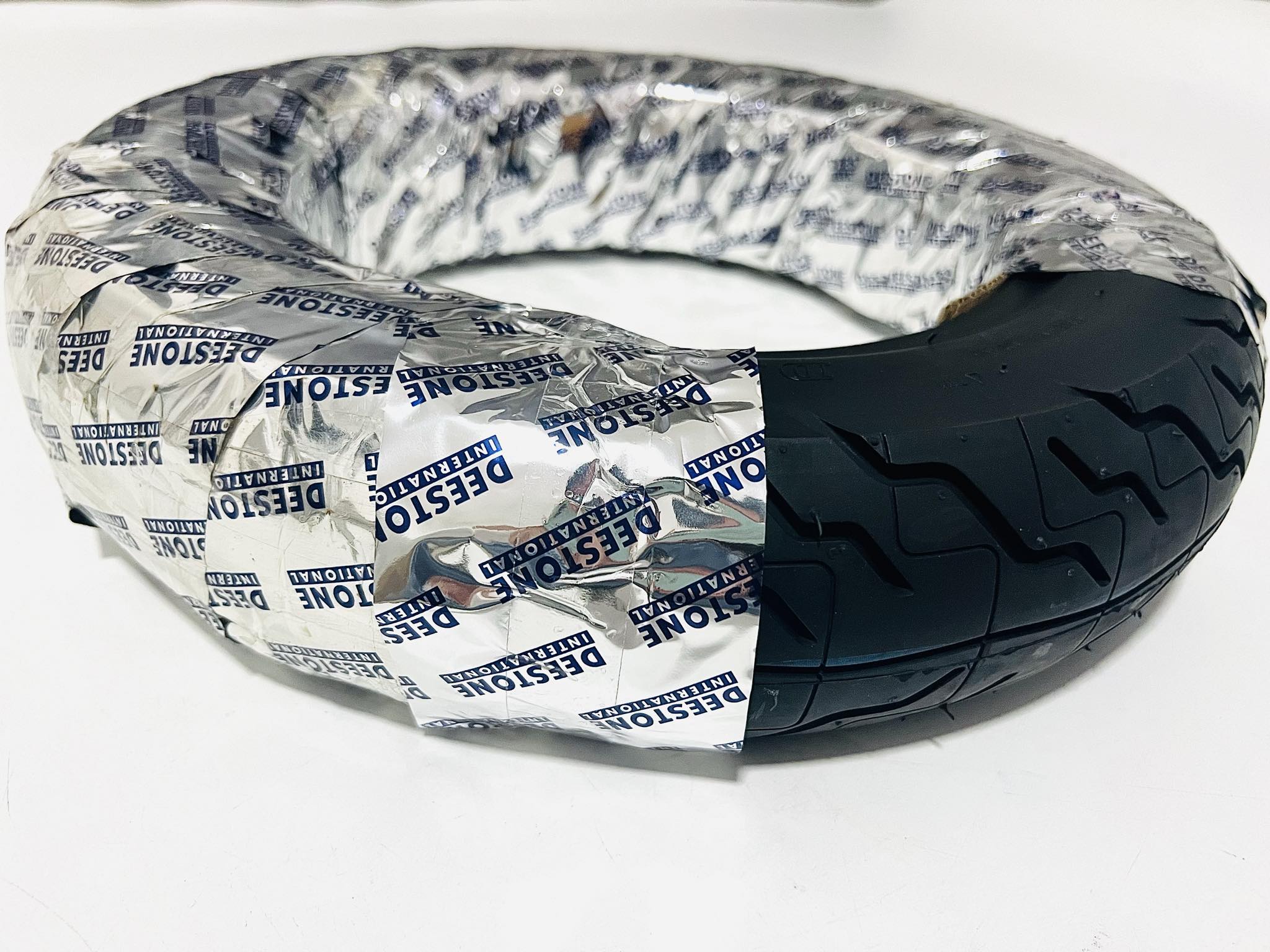 ยางนอกชาลี รถป๊อบ 300-10 แบบเรเดียล D813 C