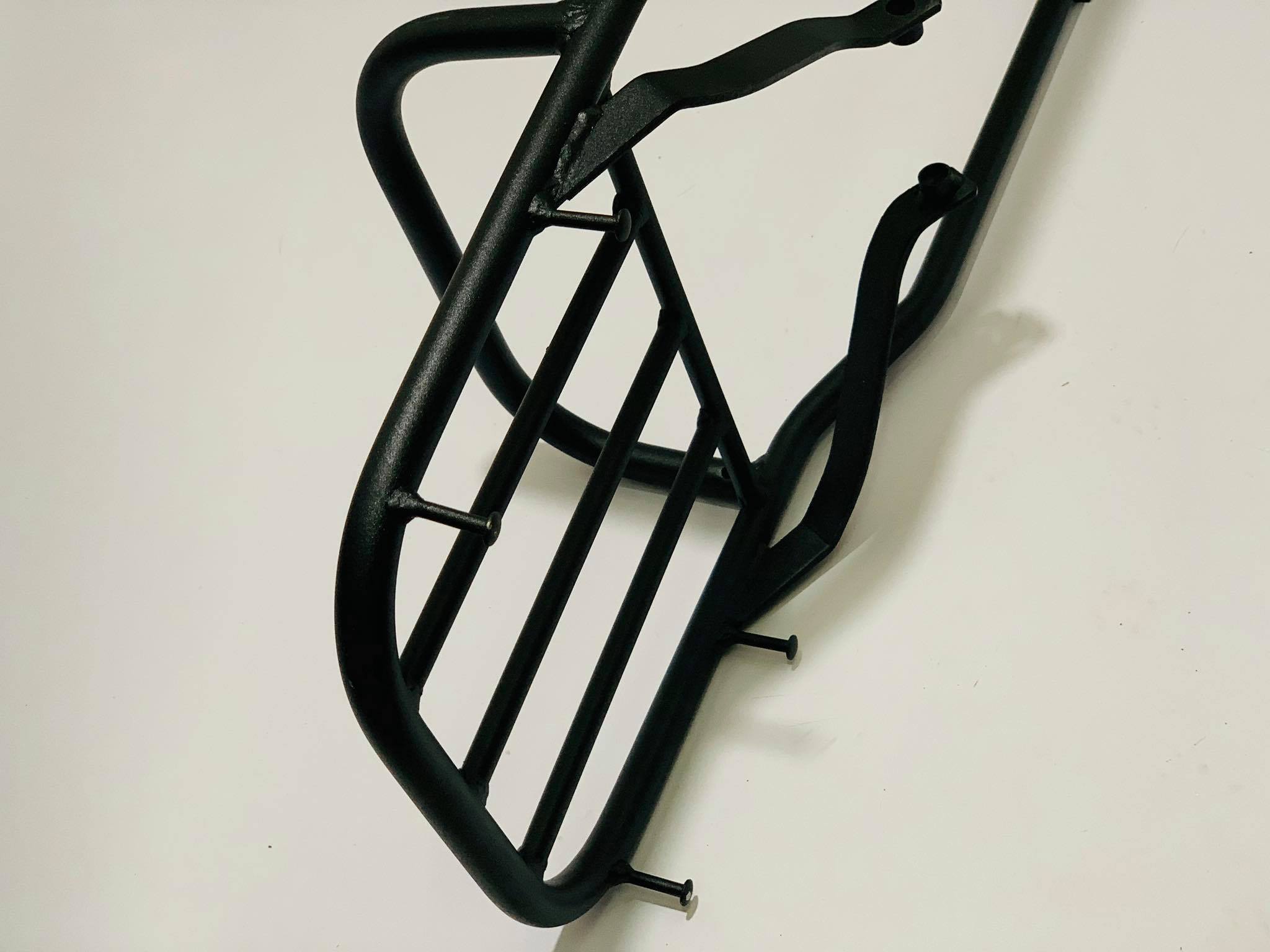 ตะแกรงท้ายดรีมซูปเปอร์คลับปี2018 สีดำ(แบบวางกล่องได้)