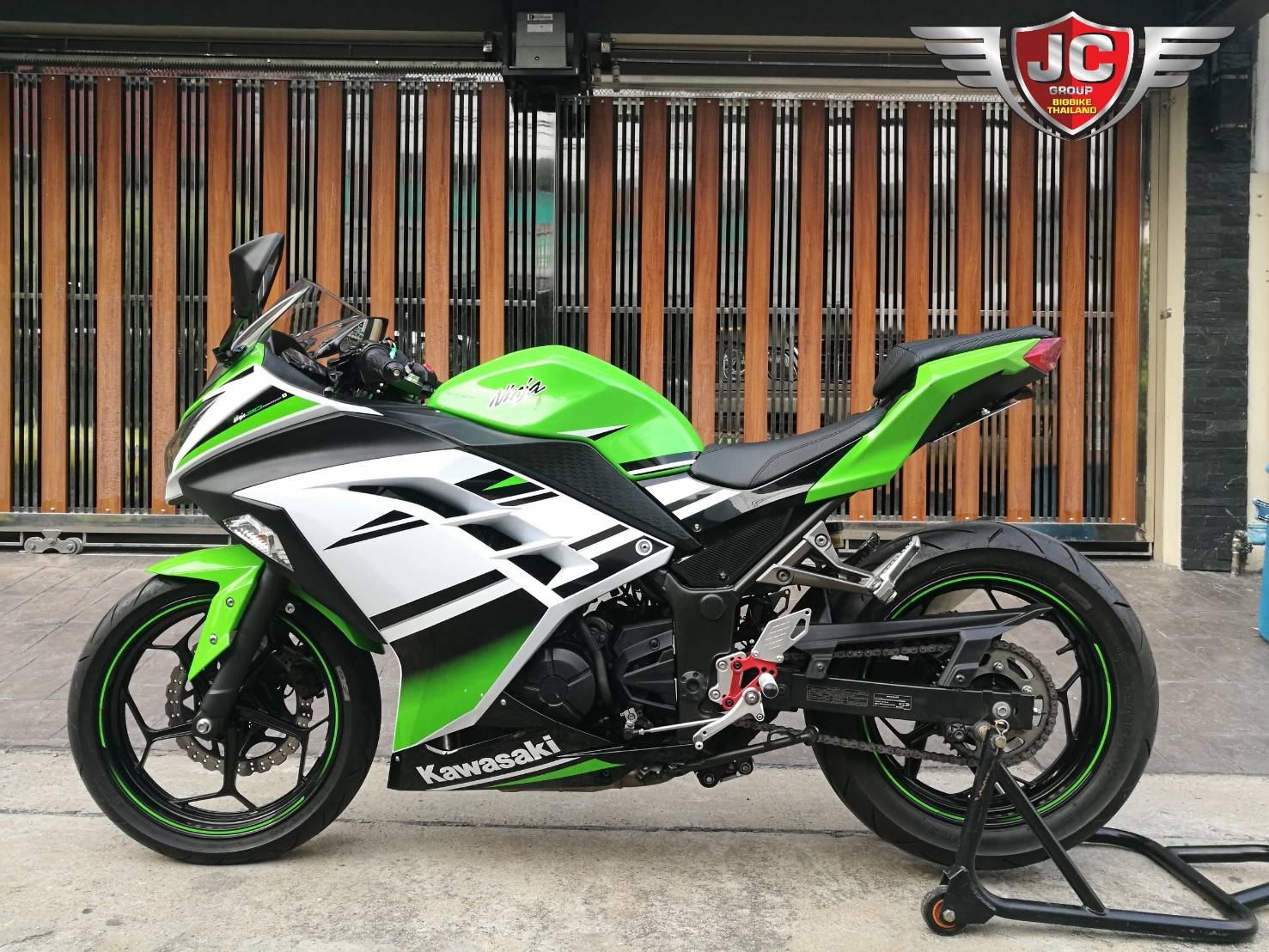 รถบ้านแท้มือเดียว สวยกริ๊บ เครื่องเป๊ะ สีเดิม ลายพิเศษฉลอง30ปี