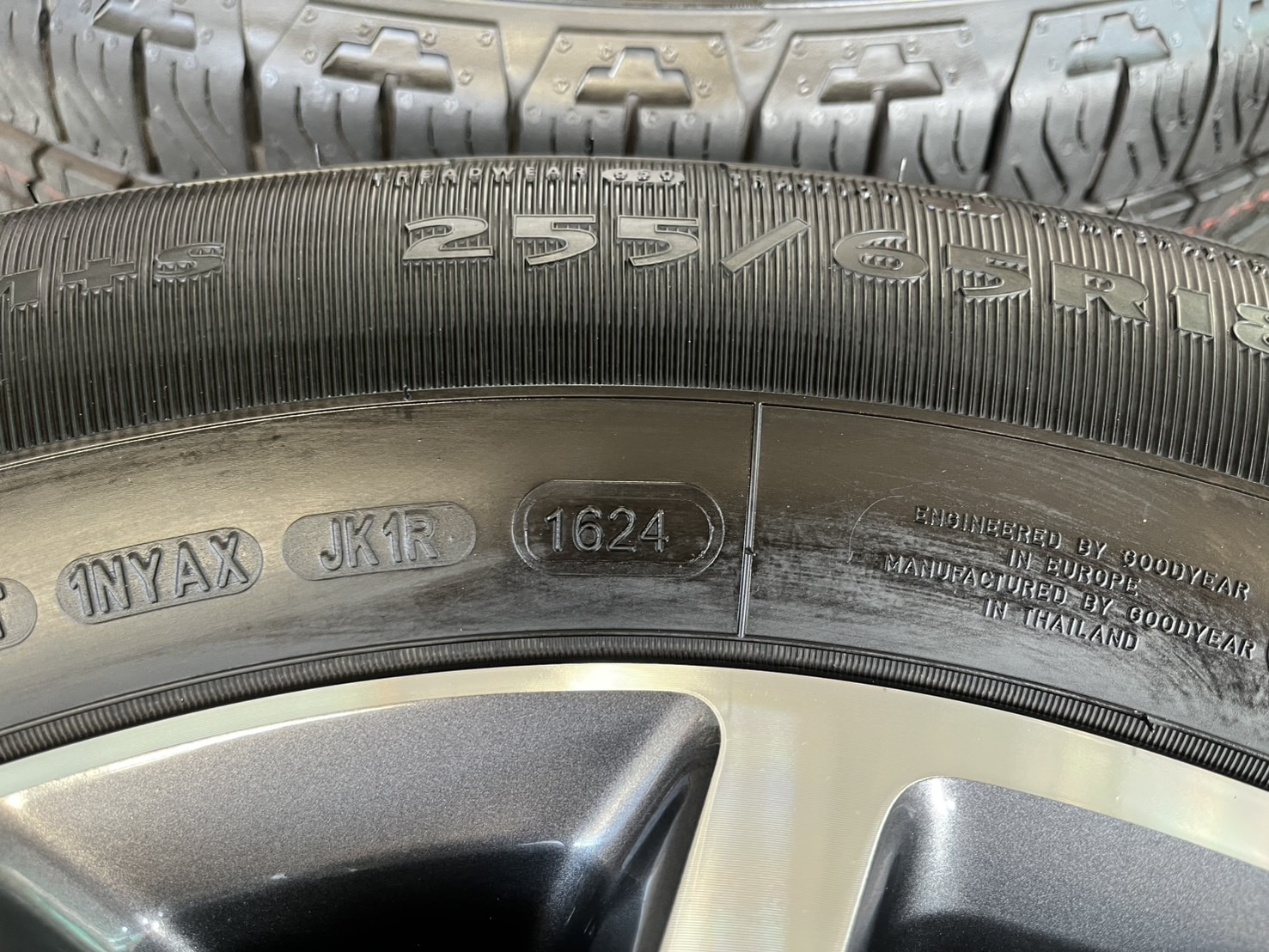 ✨ล้อแม็กพร้อมยางใหม่ป้ายแดง✨Ford Everest รุ่นใหม่ล่าสุด ขอบ 18♨️ปี 24♨️💖ใหม่กริ๊บ💖