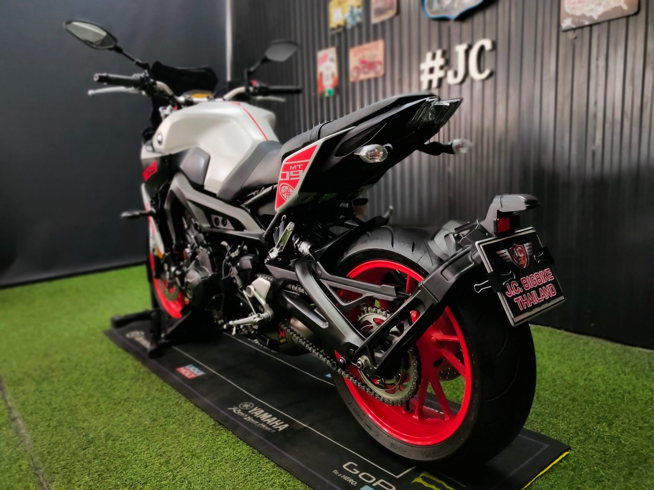 💥 ของดีมีแบ่งกันชม 😎 YAMAHA MT09 'เอเลี่ยน' รถกลางปี 2019 โคตรสวย โคตรใส ท่อฟูลแท้ๆ 💥