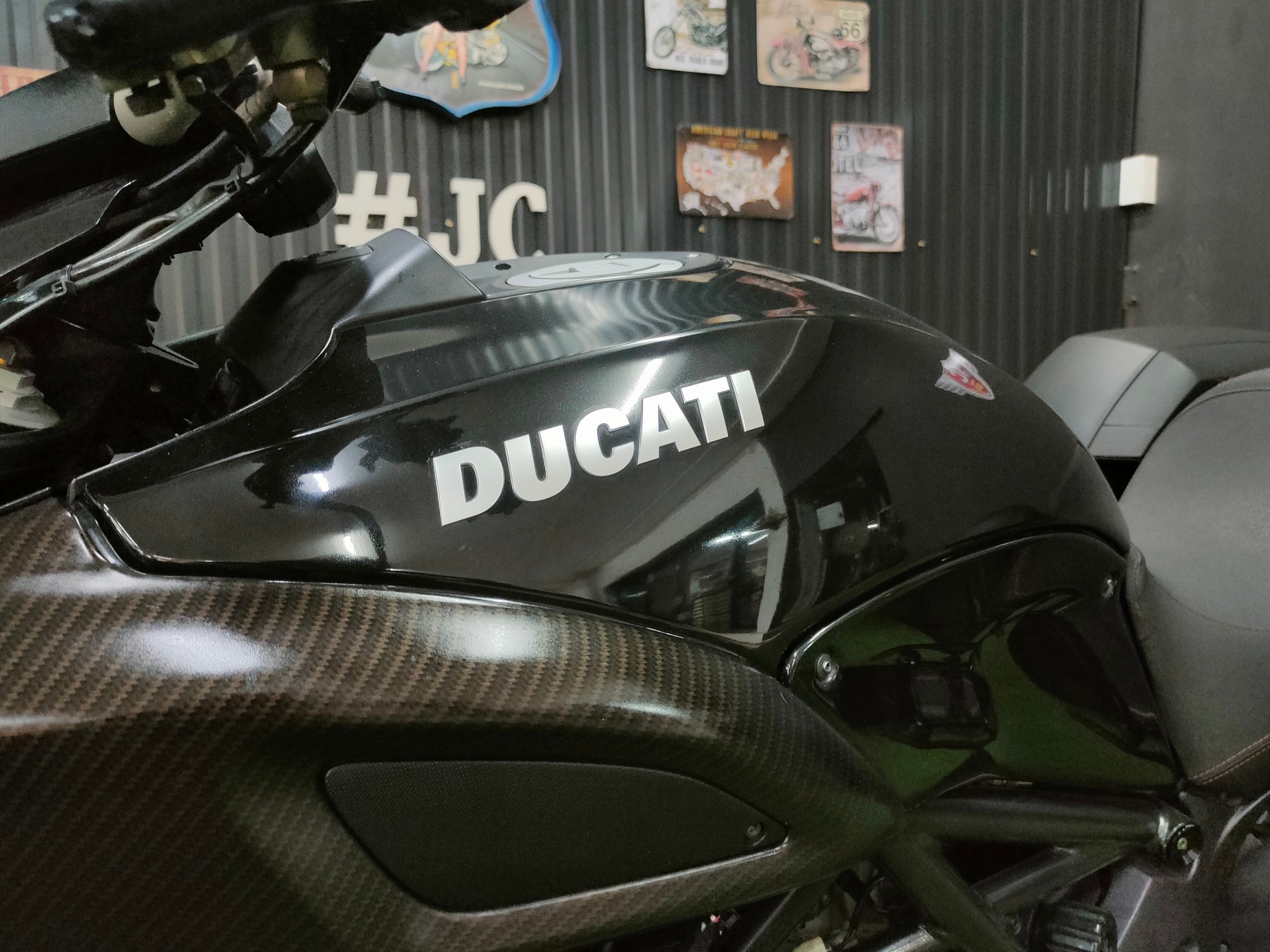 🤗 ที่สุดรถสาย Sport Cruiser....Ducati #Diavel1200 รถปี 2013 อดีตรถ"หลักล้าน"...ราคาอย่างโดนๆ