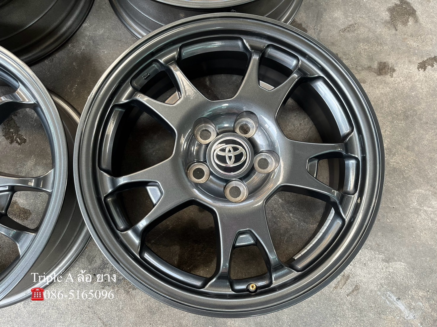 ✨ล้อแม็ก 5รู114✨Toyota Revo Z Edition 60 ปี ขอบ 17 สีเทา