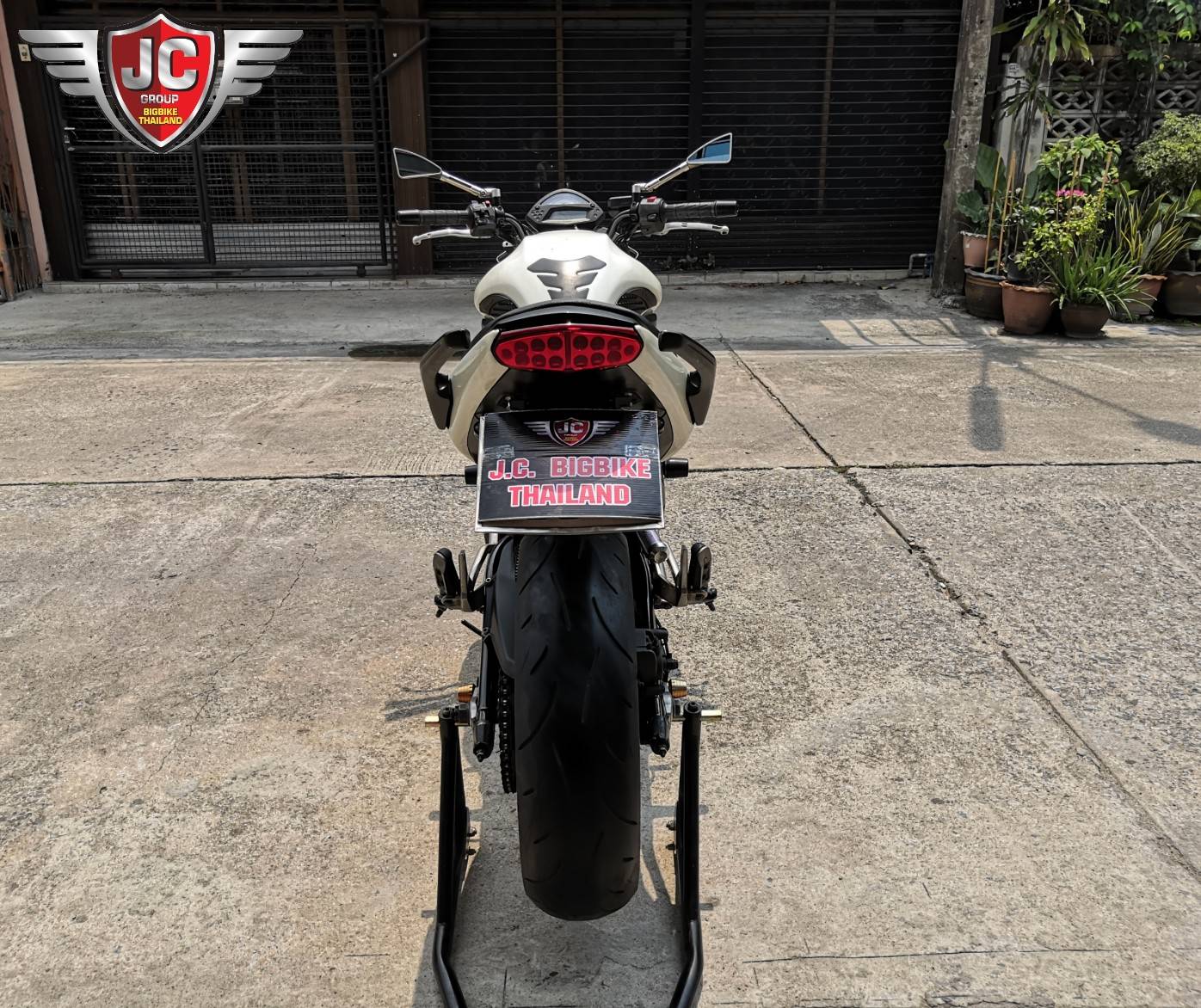 ER6N (ABS)---จดทะเบียนปี 2011 ✨650 ราคา 300 เครื่องเดิมๆ ชุดสีตามภาพ