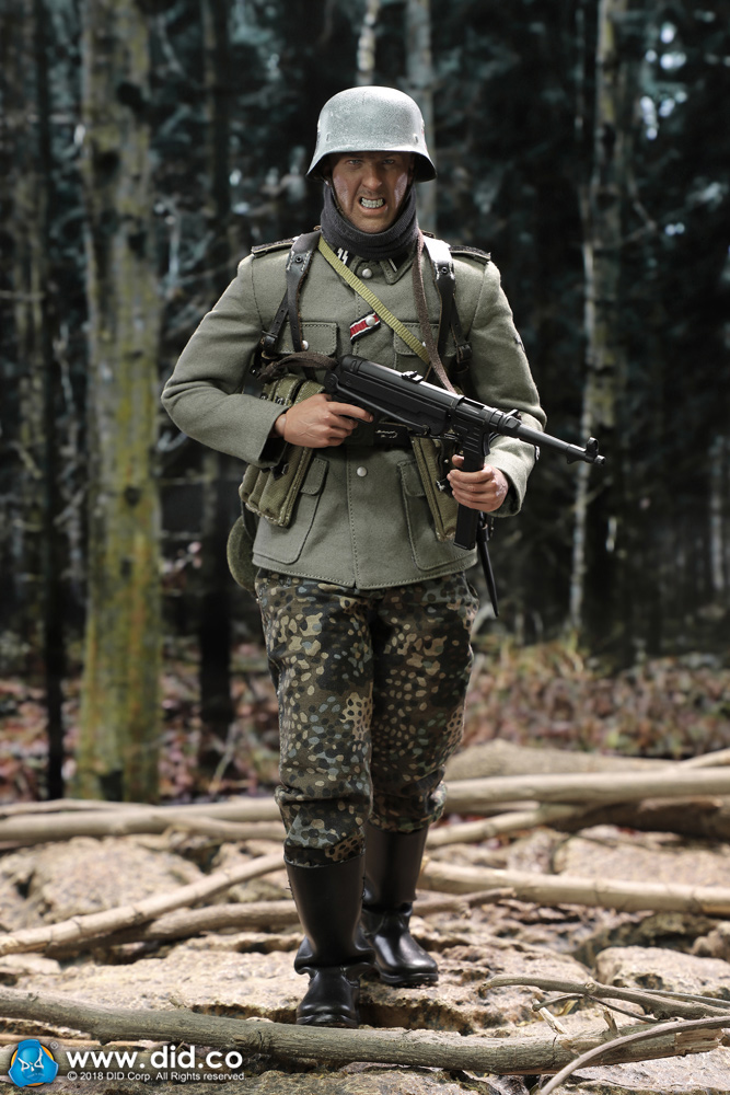 DID D80131 SS-Panzer-Division Das Reich MG42 Gunner B “Egon"