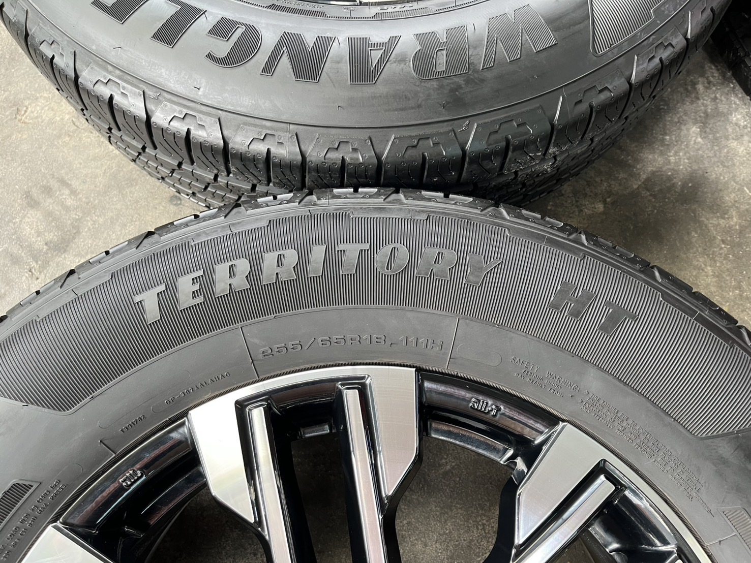 ✨ล้อแม็ก✨Mitsu Pajero ตัวท็อป ขอบ 18 ดำหน้าเงา พร้อมยาง 255-65-18 Goodyear🌟ปี 23🌟