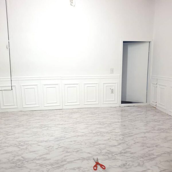 ปูพื้น ลายหินอ่อน JP-017 หน้ากว้าง 100 ซม หนา 0.6 มม ราคาต่อความยาว 1 เมตร ฿400.00 ฿350.00 /เมตร