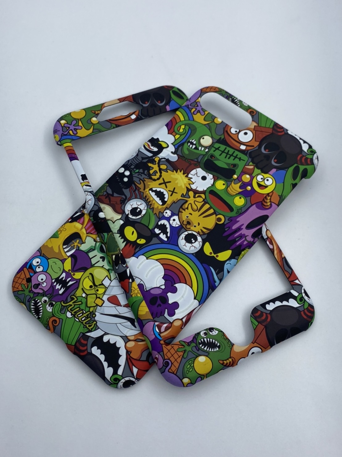 เคสคูทิส(Kutis)เคสไอโฟน7พลัส,8พลัส(ลายรวมมอนส์เตอร์)มาใหม่ เคสประกบหน้า-หลัง เคสเรืองแสง เคสลายวินเทจ ร้านSuperhero Klongthom
