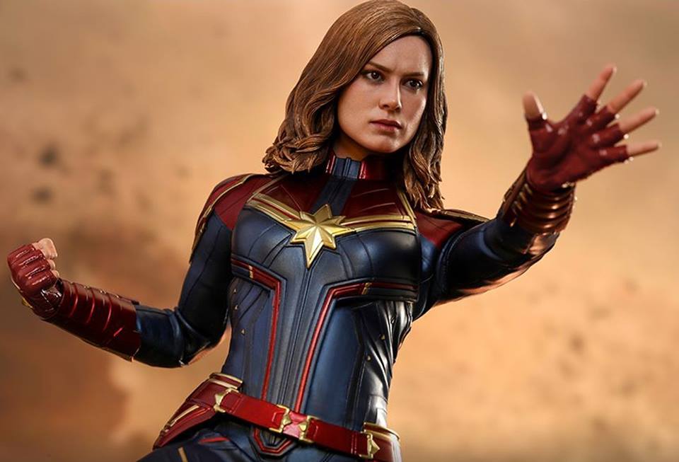 HOT TOYS MMS522 CAPTAIN MAVEL - CAPTAIN MARVEL (DELUXE VERSION)