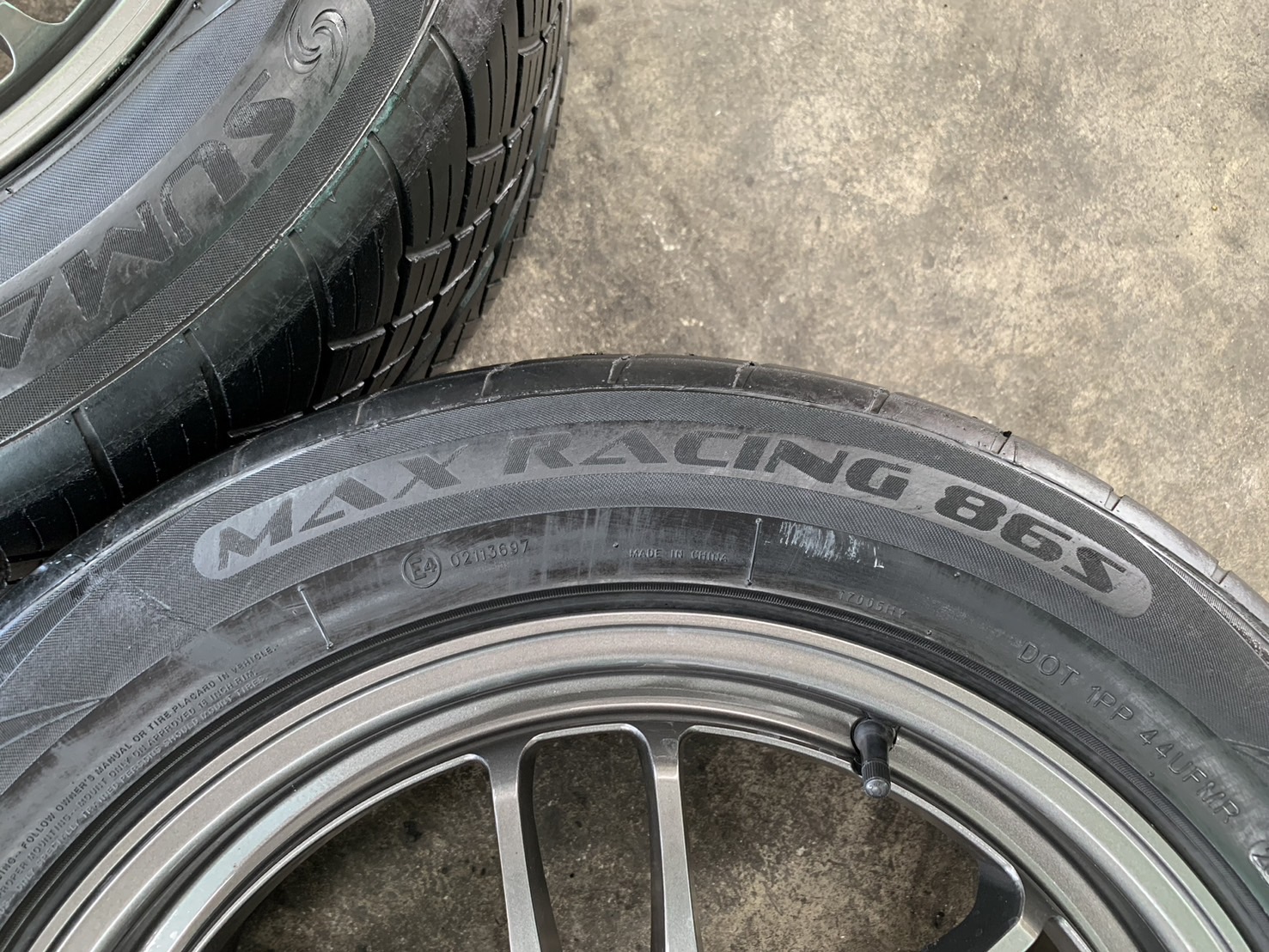 ✨ล้อแม็กพร้อมยาง✨6รู139 RP2 ขอบ 18 สีเทา💖สภาพสวย💖