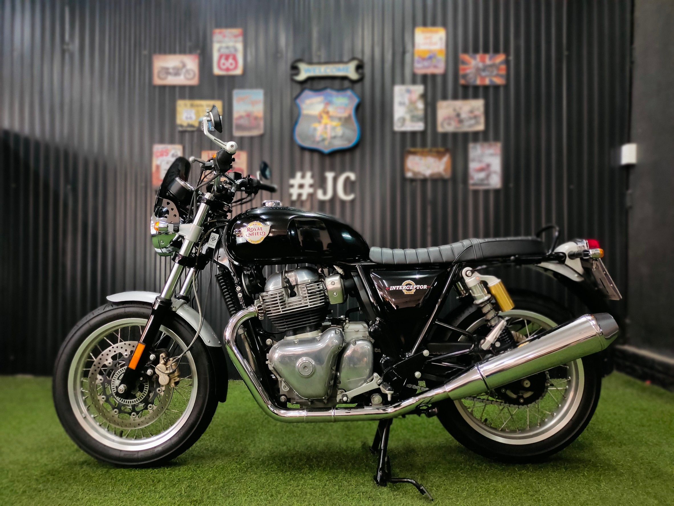 😎 มาแว้วโมเดิร์นคลาสสิกยอดนิยม "Royal Enfield" Interceptor 650 INT จดทะเบียนปี2020....สวยจริงไรจริงคันนี้⁉️