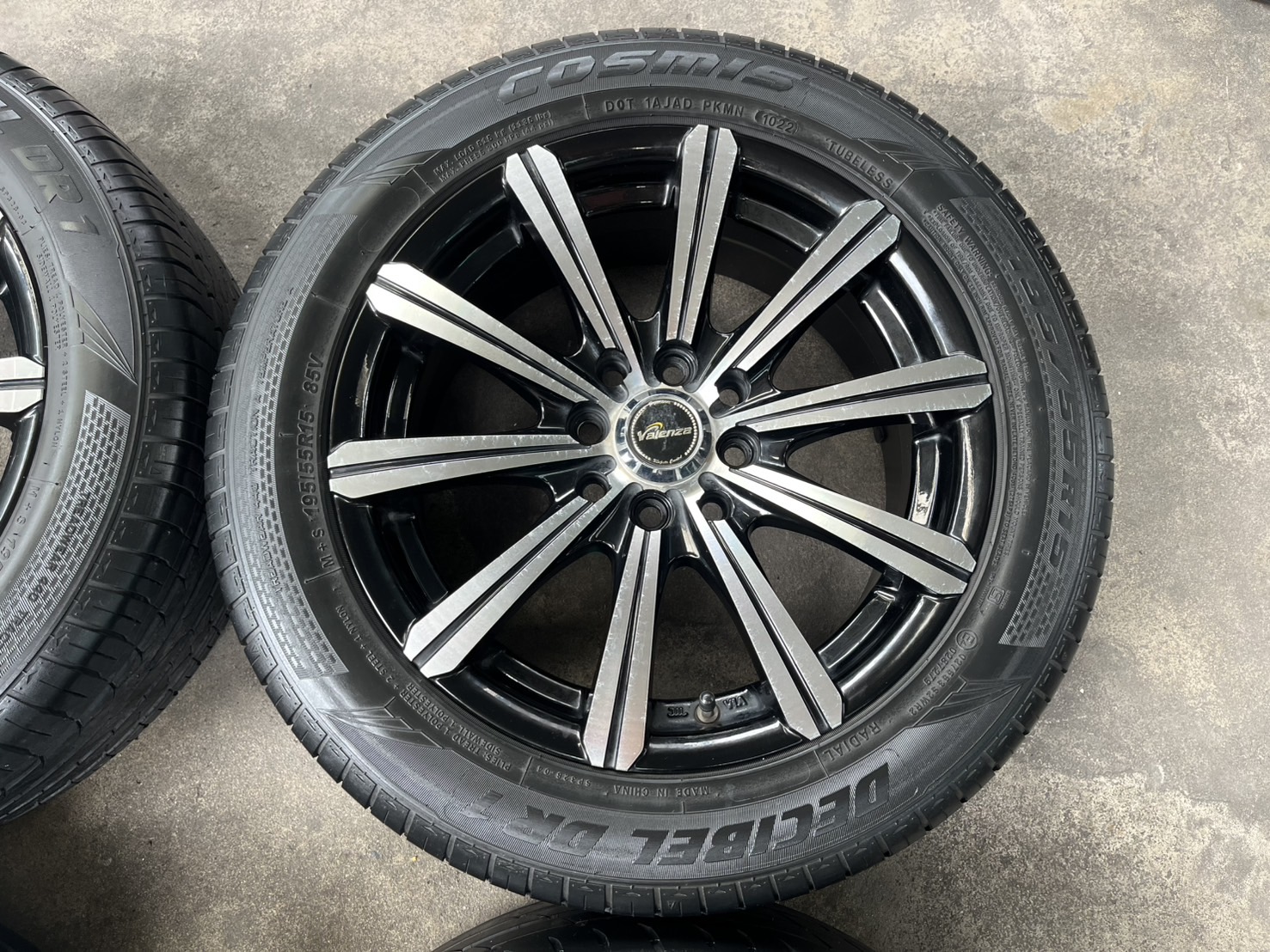✨ล้อแม็กแต่ง✨4รู100✨Valenza ขอบ 15 สีดำหน้าเงา พร้อมยาง 195-55-15 ปี 22