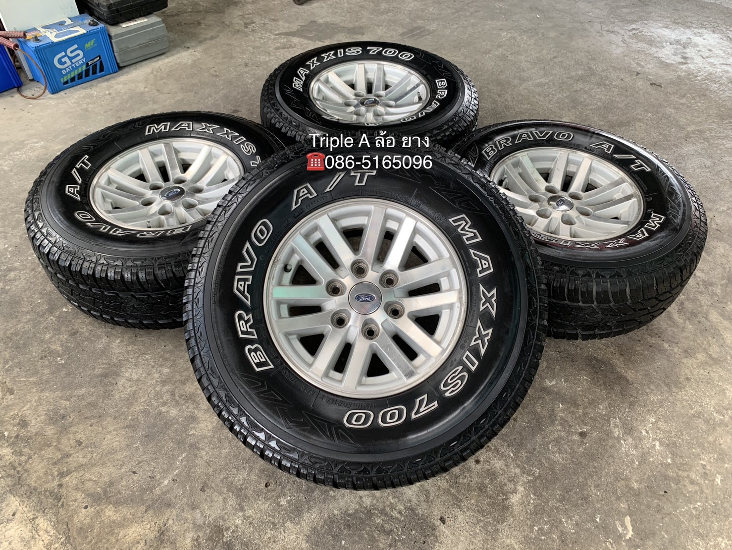 ✨ล้อแม็ก✨Ford Everest ขอบ 15 สีบอร์นหน้าเงา แถมยาง 31x10.5x15 Maxxis ปี 15