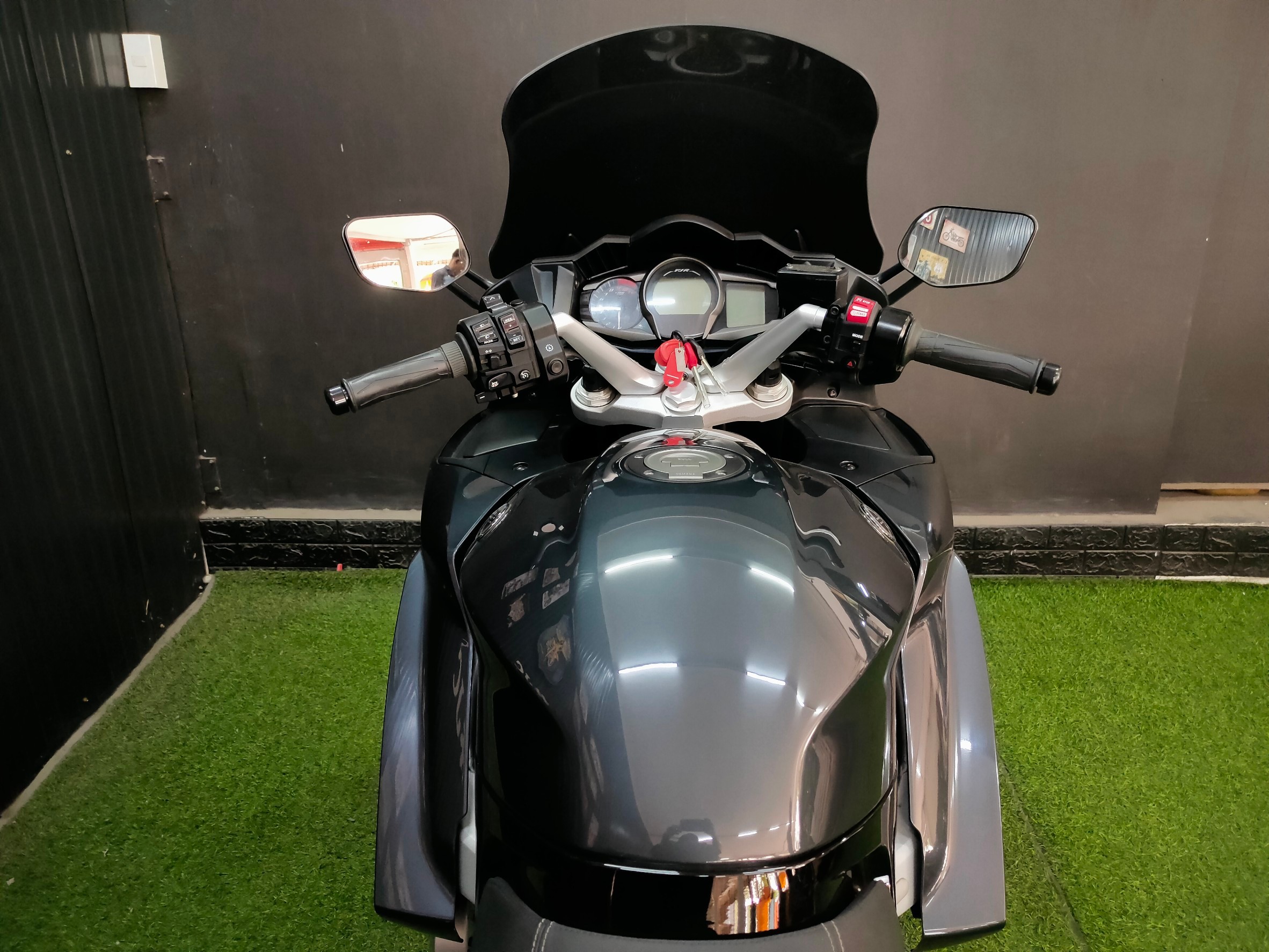 Sport Touring ตัวพรีเมียมจากค่าย YAMAHA รุ่น FJR1300AS ตัวท๊อป Autoclutch ขับเพลาปลายปี 2018 แท้สายจอดไมล์ 2,xxx 😎 โฉมปัจจุบัน...นับคันได้เลย‼️