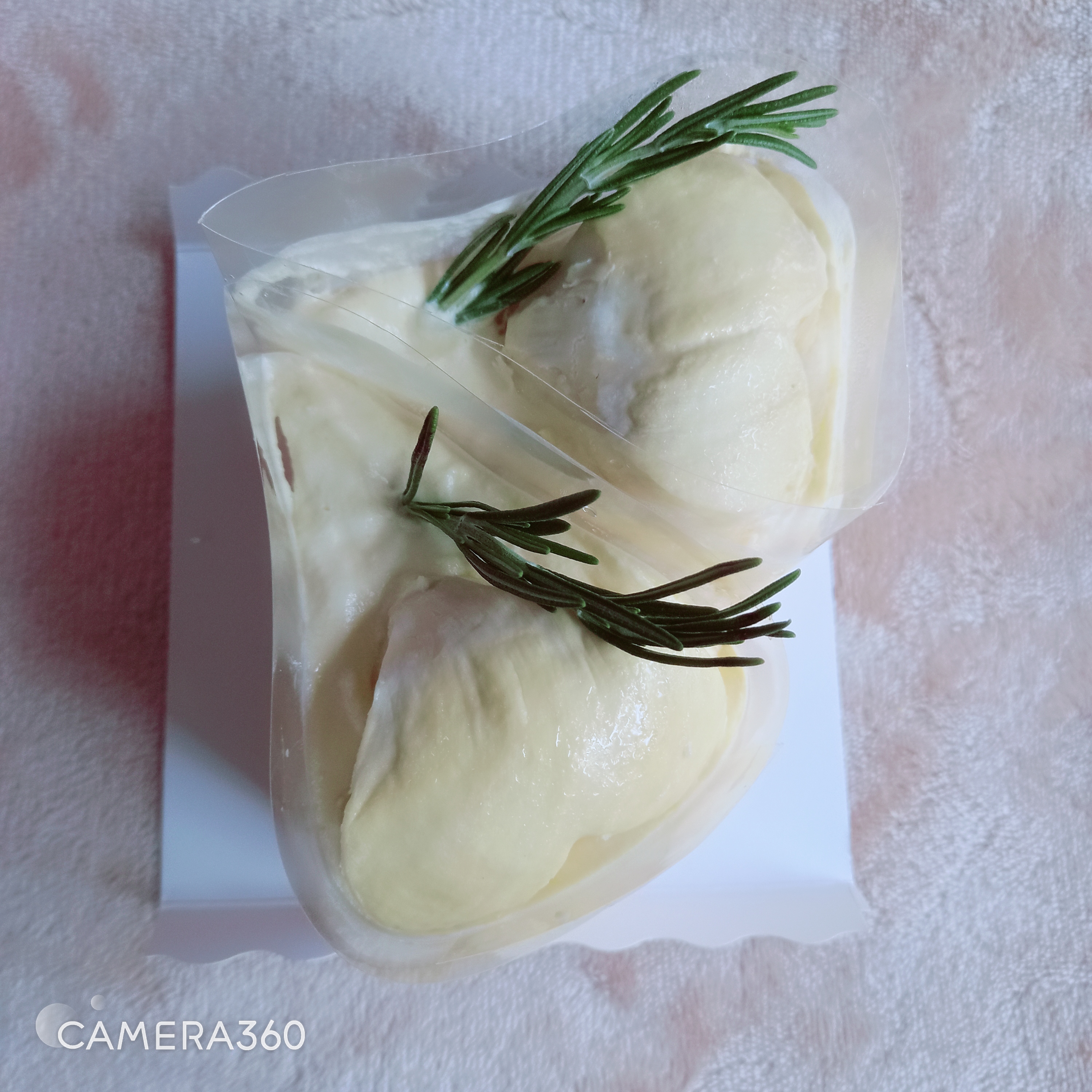 เค้กทุเรียนครีมสด (ราคาต่อชิ้น) Durian Fresh Milk Cake 2-3 ชั้น