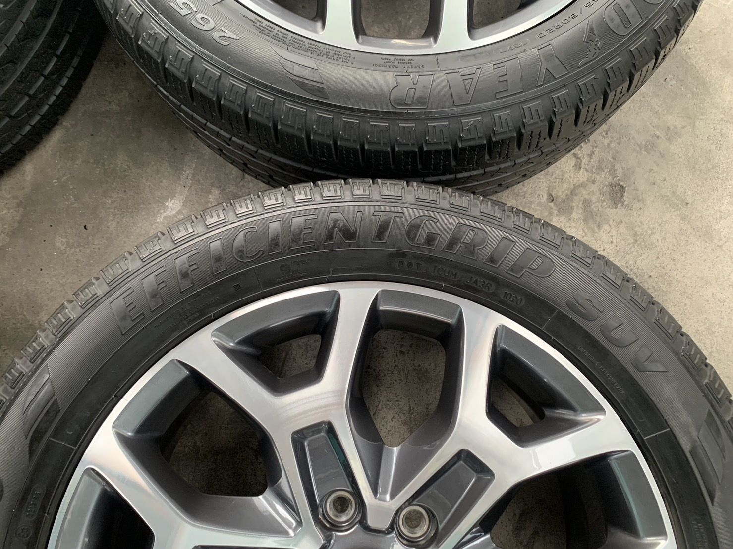 ✨ล้อแม็ก✨Ford Everest Next-Gen รุ่นใหม่ล่าสุด ขอบ 20 พร้อมยาง 265-50-20 GoodYear ปี 20